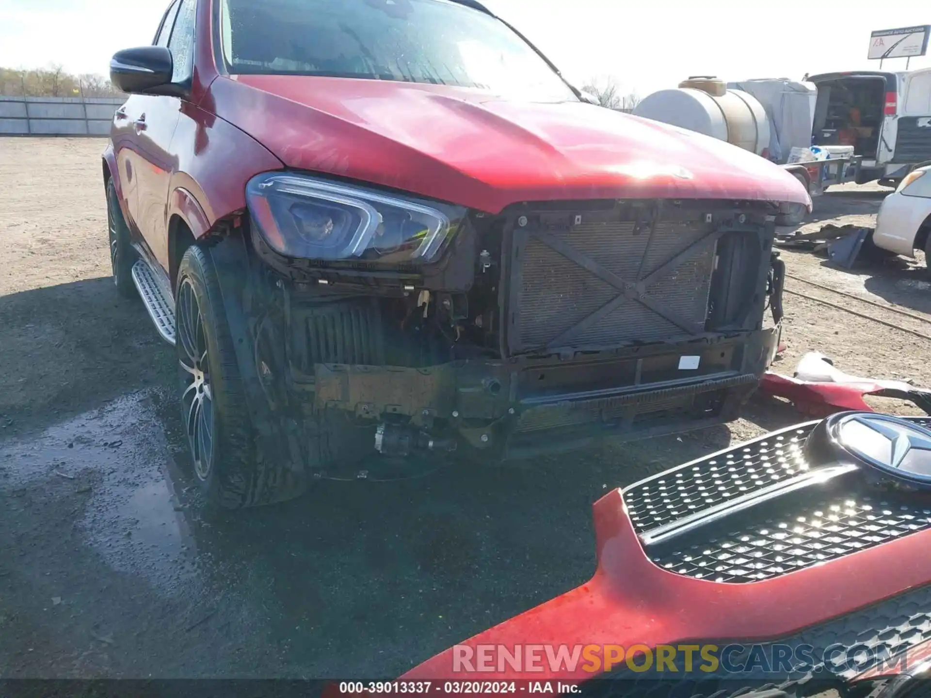 17 Photograph of a damaged car 4JGFB4JB5PA860455 MERCEDES-BENZ GLE 350 2023