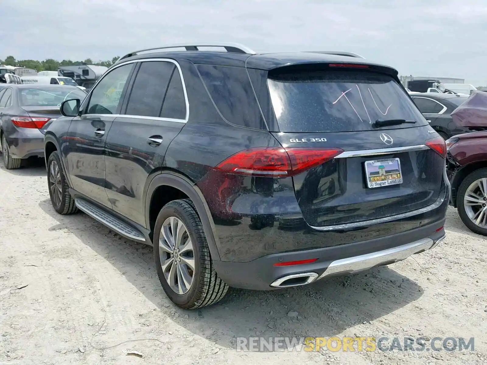 3 Photograph of a damaged car 4JGFB4KE1LA035872 MERCEDES-BENZ GLE 350 4M 2020