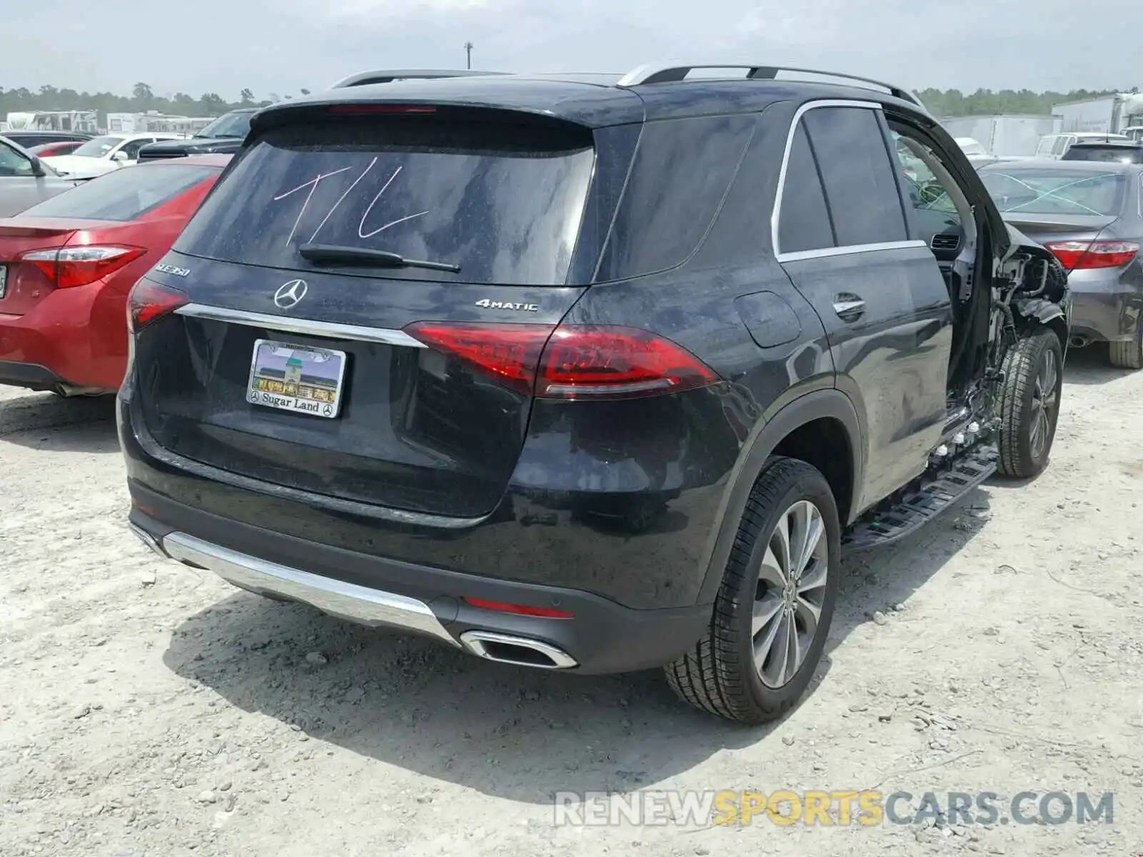 4 Photograph of a damaged car 4JGFB4KE1LA035872 MERCEDES-BENZ GLE 350 4M 2020