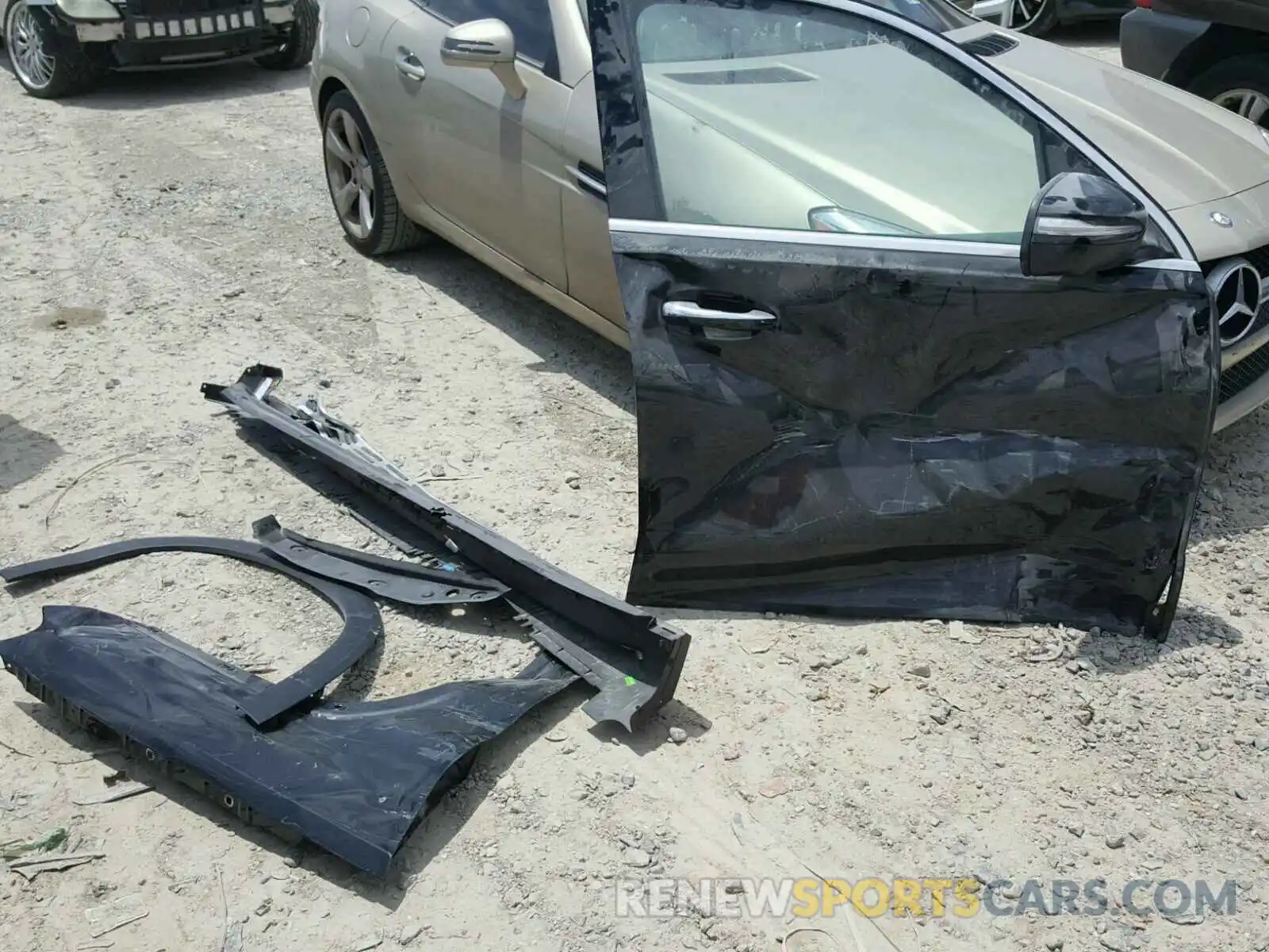 9 Photograph of a damaged car 4JGFB4KE1LA035872 MERCEDES-BENZ GLE 350 4M 2020