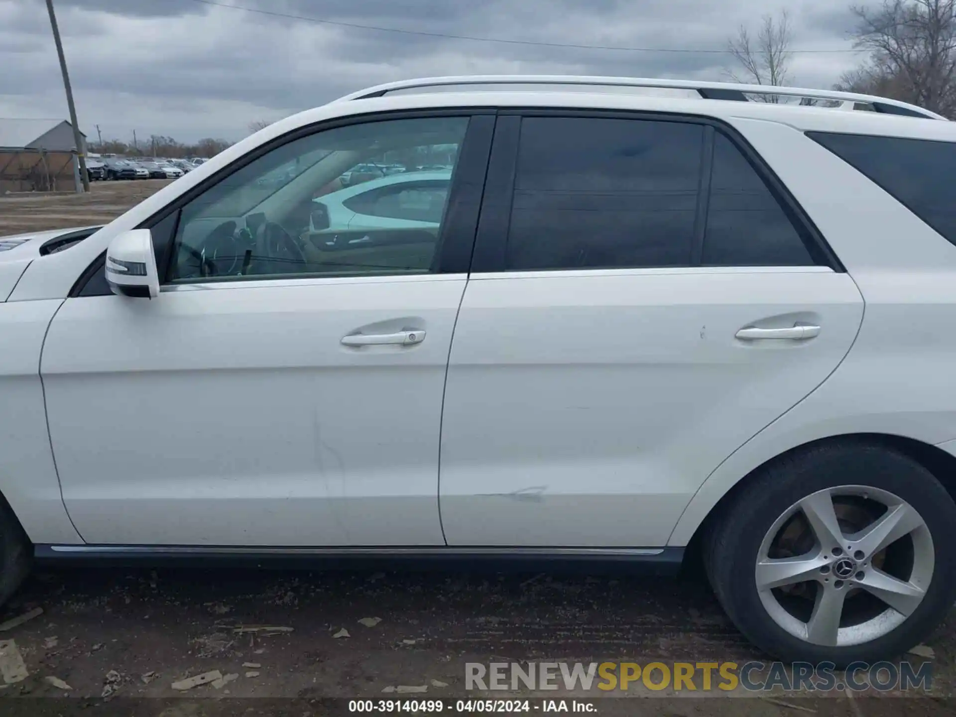 13 Photograph of a damaged car 4JGDA5GB6KB214237 MERCEDES-BENZ GLE 400 2019