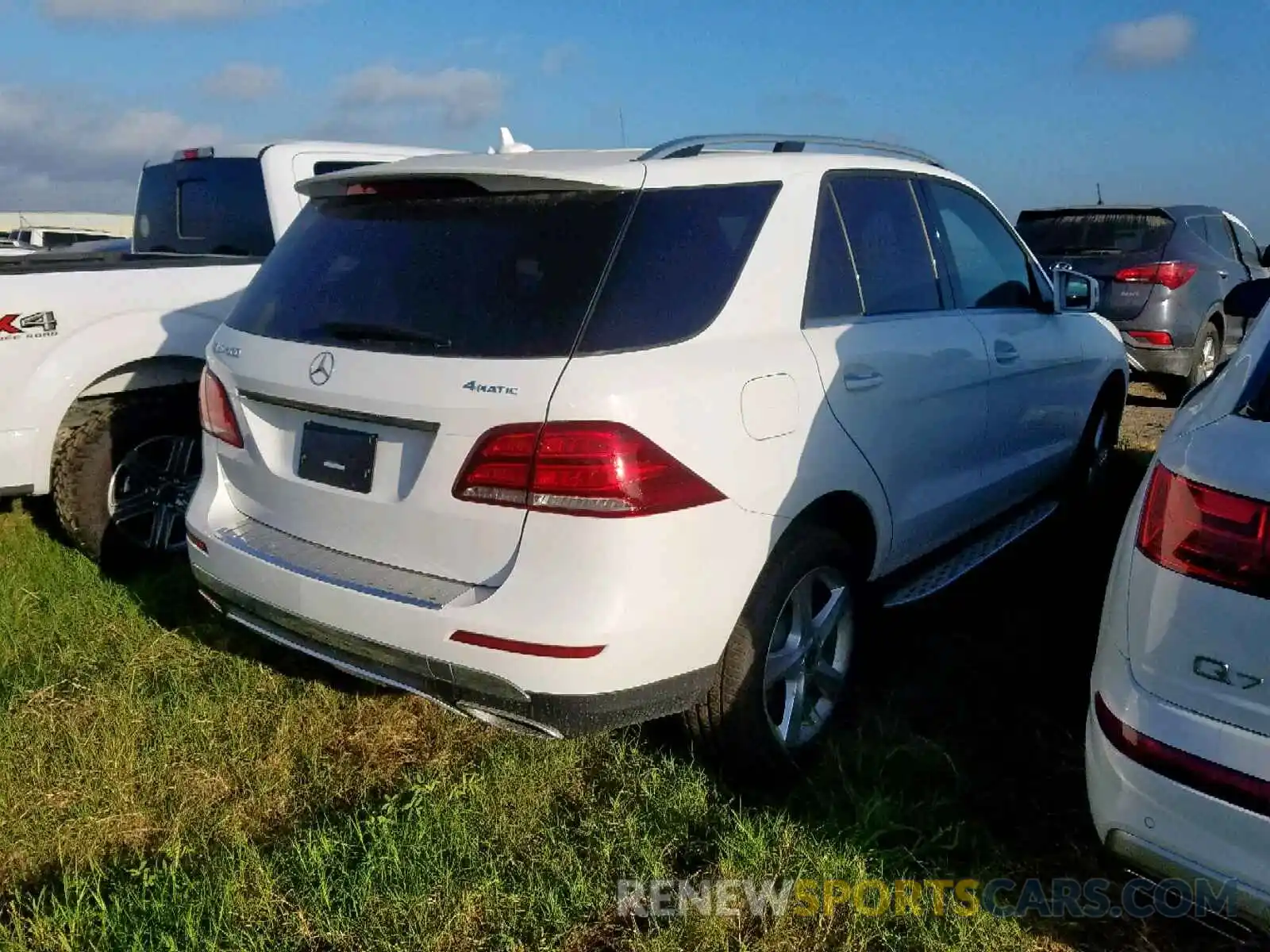 4 Photograph of a damaged car 4JGDA5GB0KB204321 MERCEDES-BENZ GLE 400 4M 2019