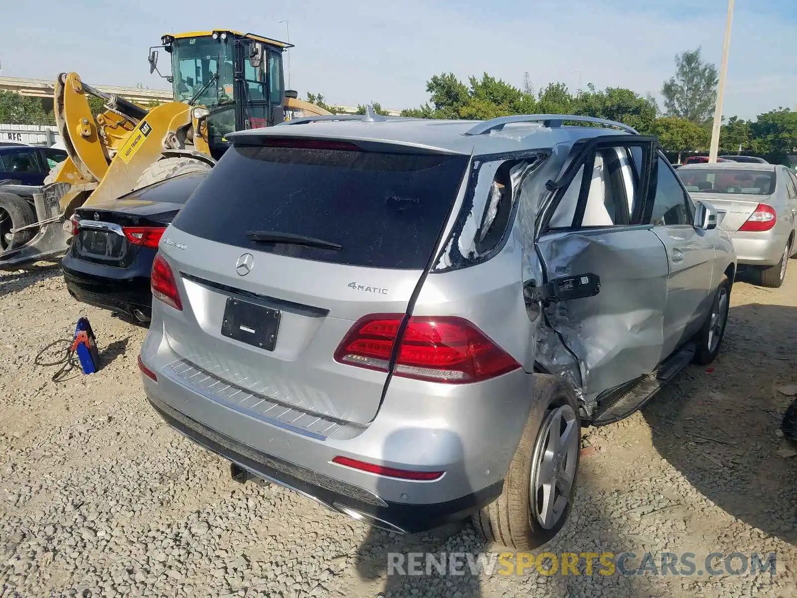 4 Фотография поврежденного автомобиля 4JGDA5GB0KB219000 MERCEDES-BENZ GLE 400 4M 2019