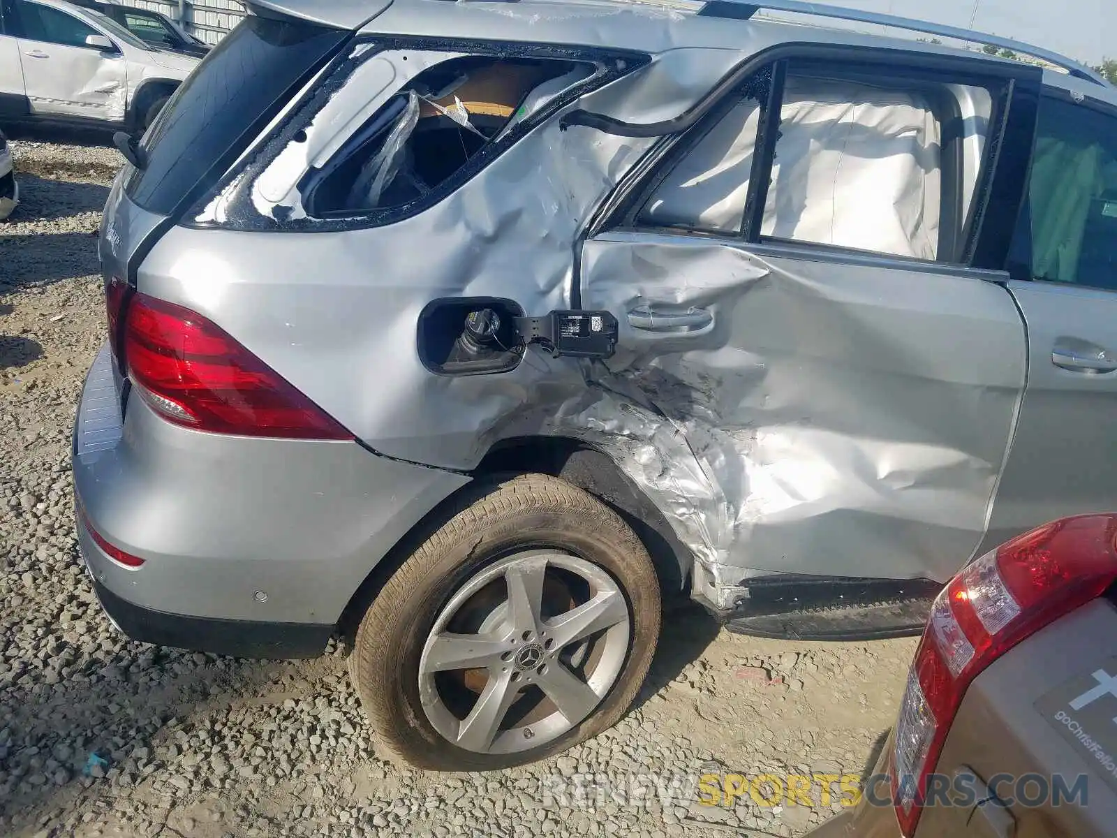 9 Photograph of a damaged car 4JGDA5GB0KB219000 MERCEDES-BENZ GLE 400 4M 2019