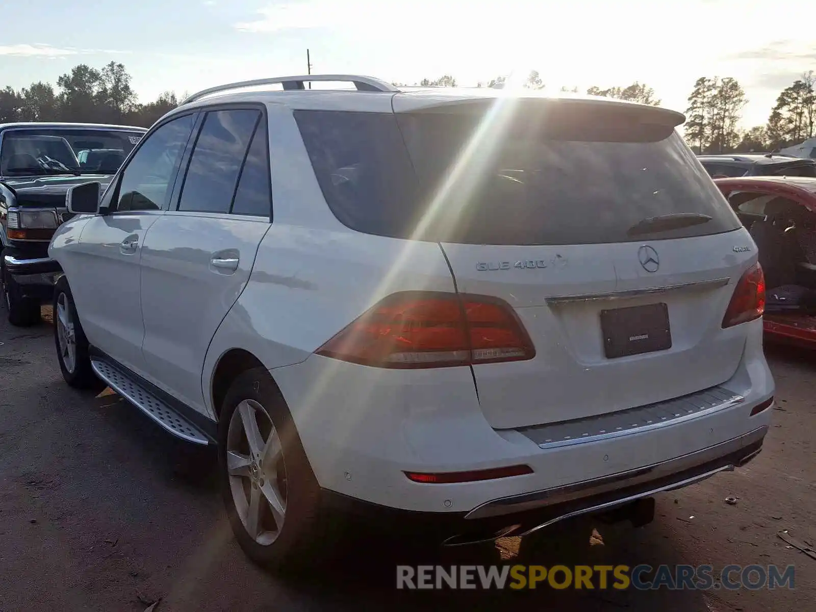 3 Photograph of a damaged car 4JGDA5GB2KB215207 MERCEDES-BENZ GLE 400 4M 2019