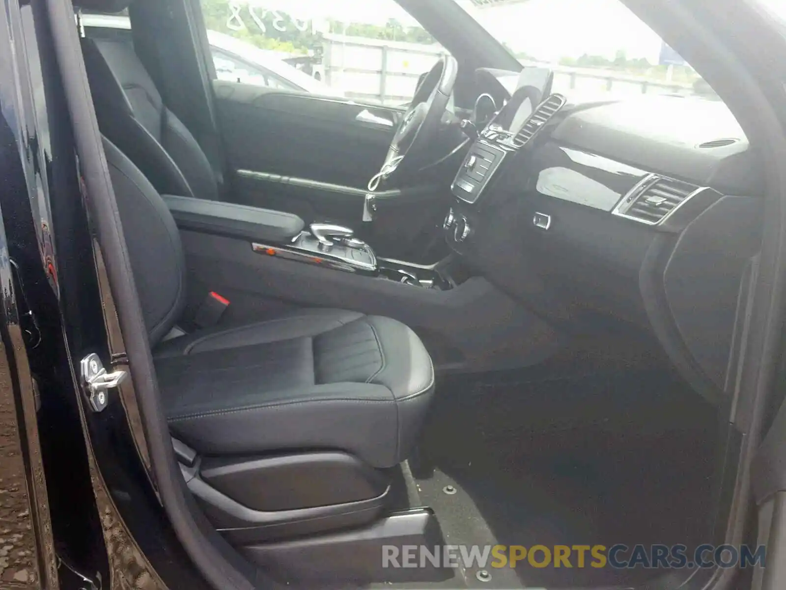 5 Photograph of a damaged car 4JGDA5GB3KB206855 MERCEDES-BENZ GLE 400 4M 2019