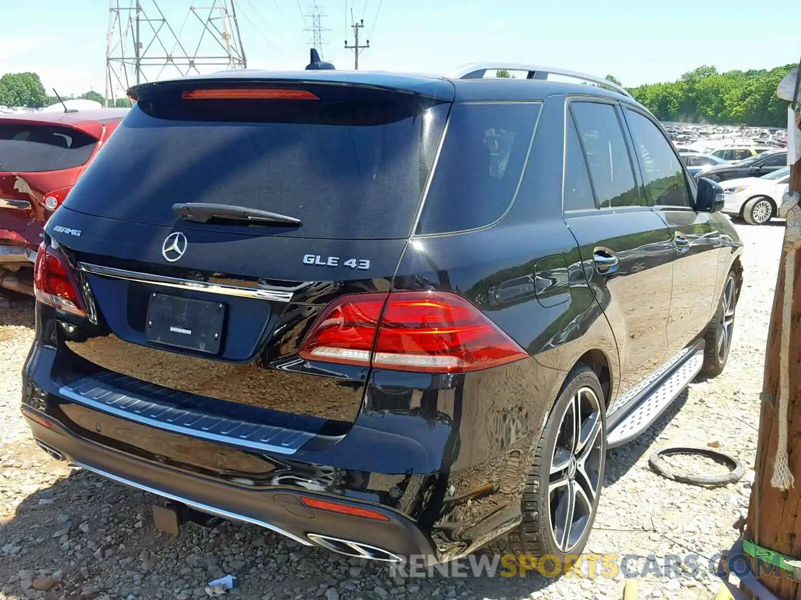 4 Photograph of a damaged car 4JGDA6EB7KB207774 MERCEDES-BENZ GLE 43 AMG 2019