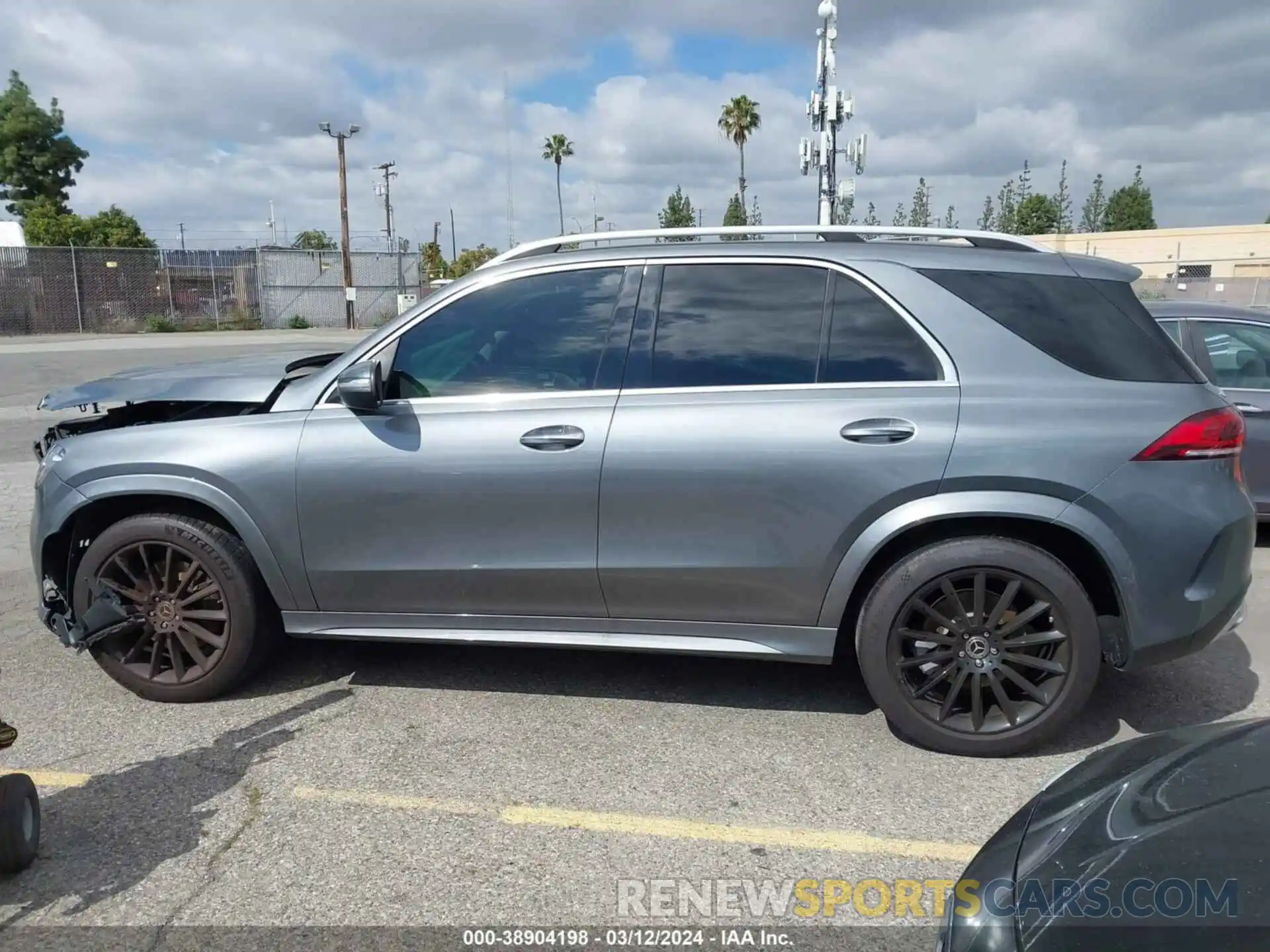 14 Photograph of a damaged car 4JGFB5KB7LA016335 MERCEDES-BENZ GLE 450 2020