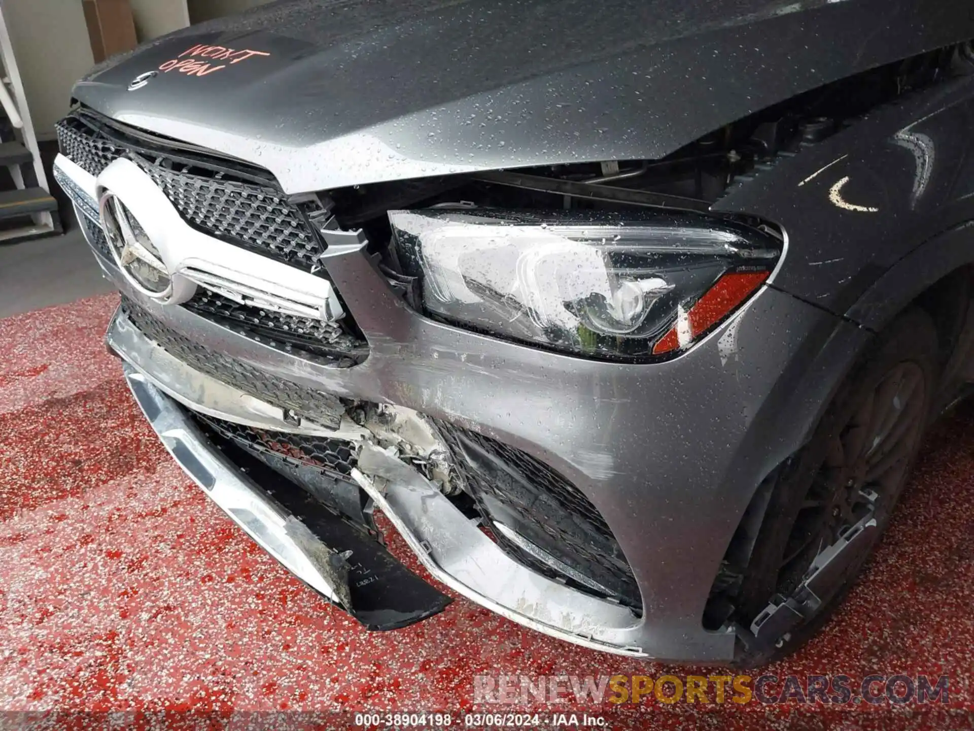 17 Photograph of a damaged car 4JGFB5KB7LA016335 MERCEDES-BENZ GLE 450 2020