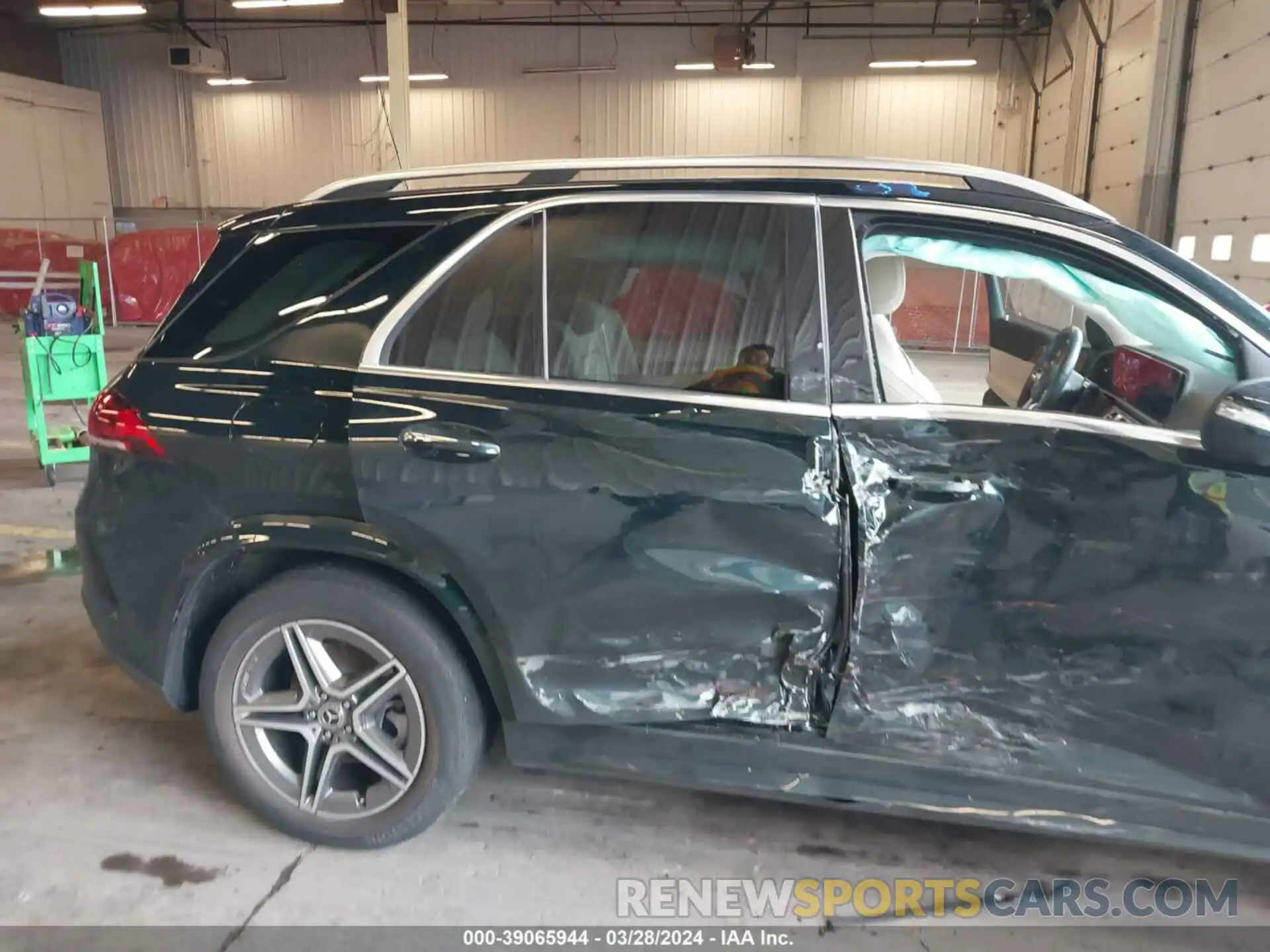 18 Photograph of a damaged car 4JGFB5KE2MA513594 MERCEDES-BENZ GLE 450 2021