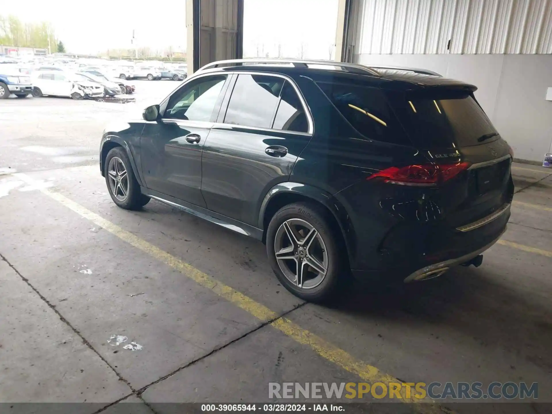 3 Photograph of a damaged car 4JGFB5KE2MA513594 MERCEDES-BENZ GLE 450 2021