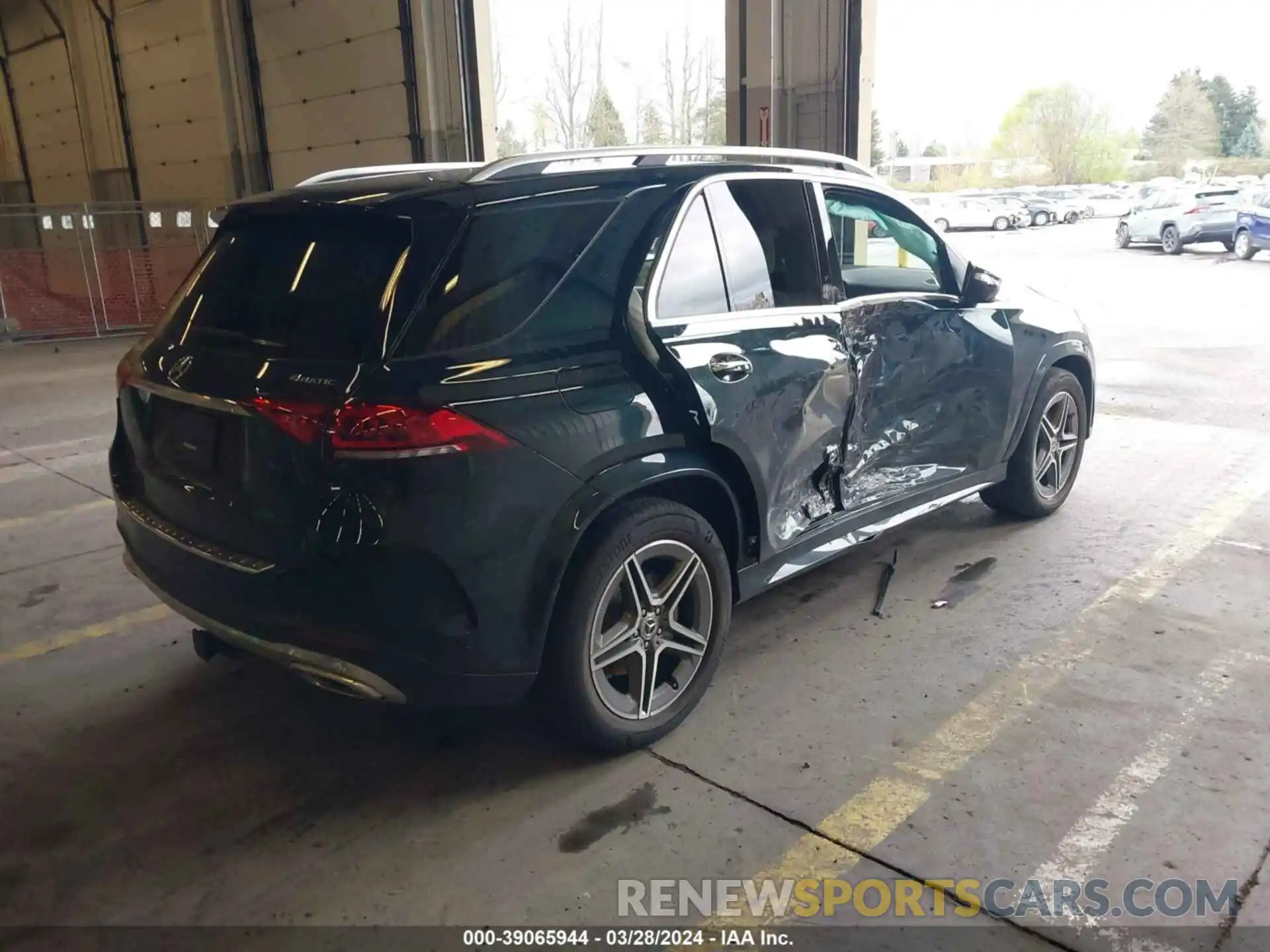 4 Photograph of a damaged car 4JGFB5KE2MA513594 MERCEDES-BENZ GLE 450 2021