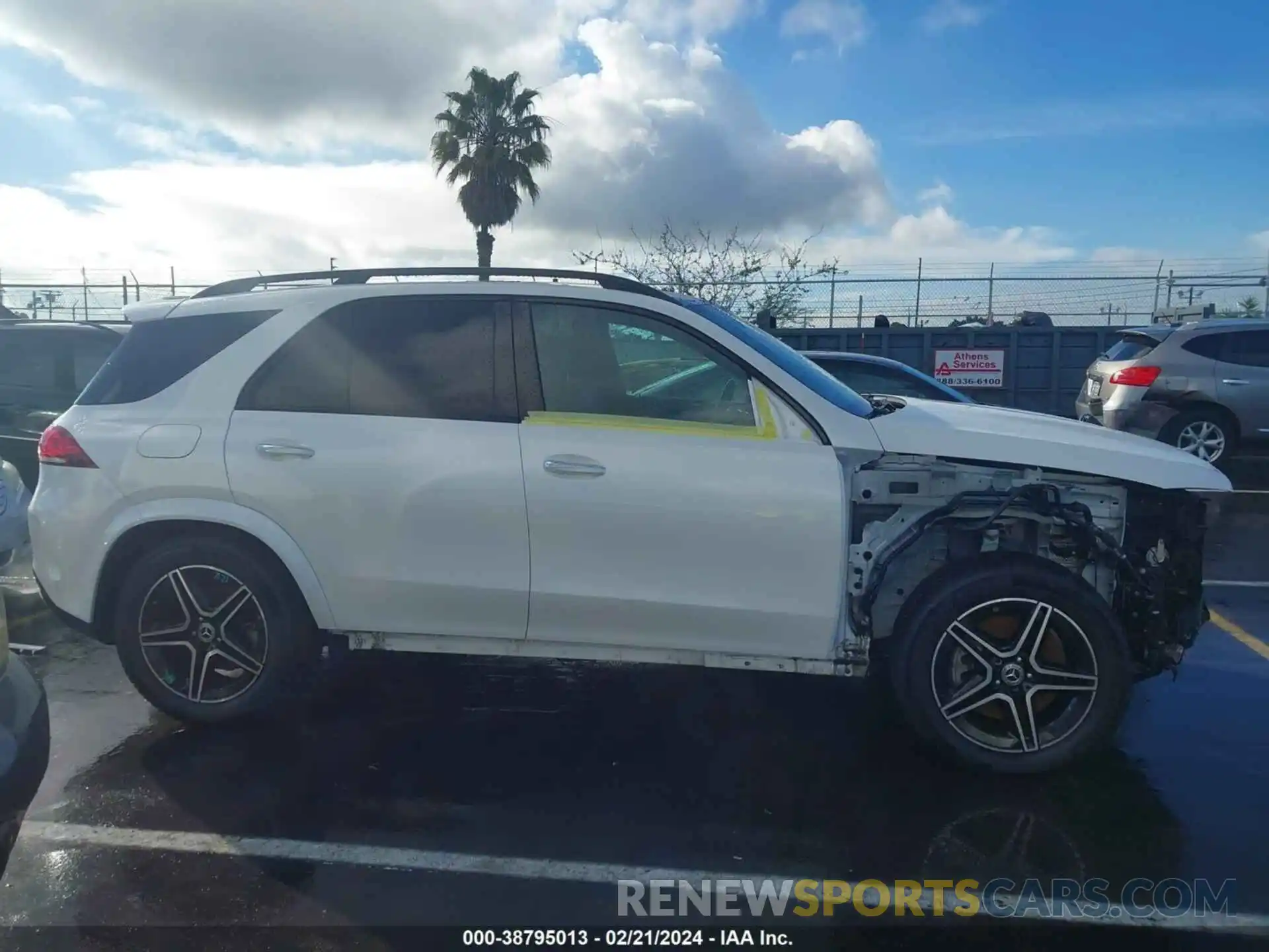 14 Photograph of a damaged car 4JGFB5KB2NA624377 MERCEDES-BENZ GLE 450 2022