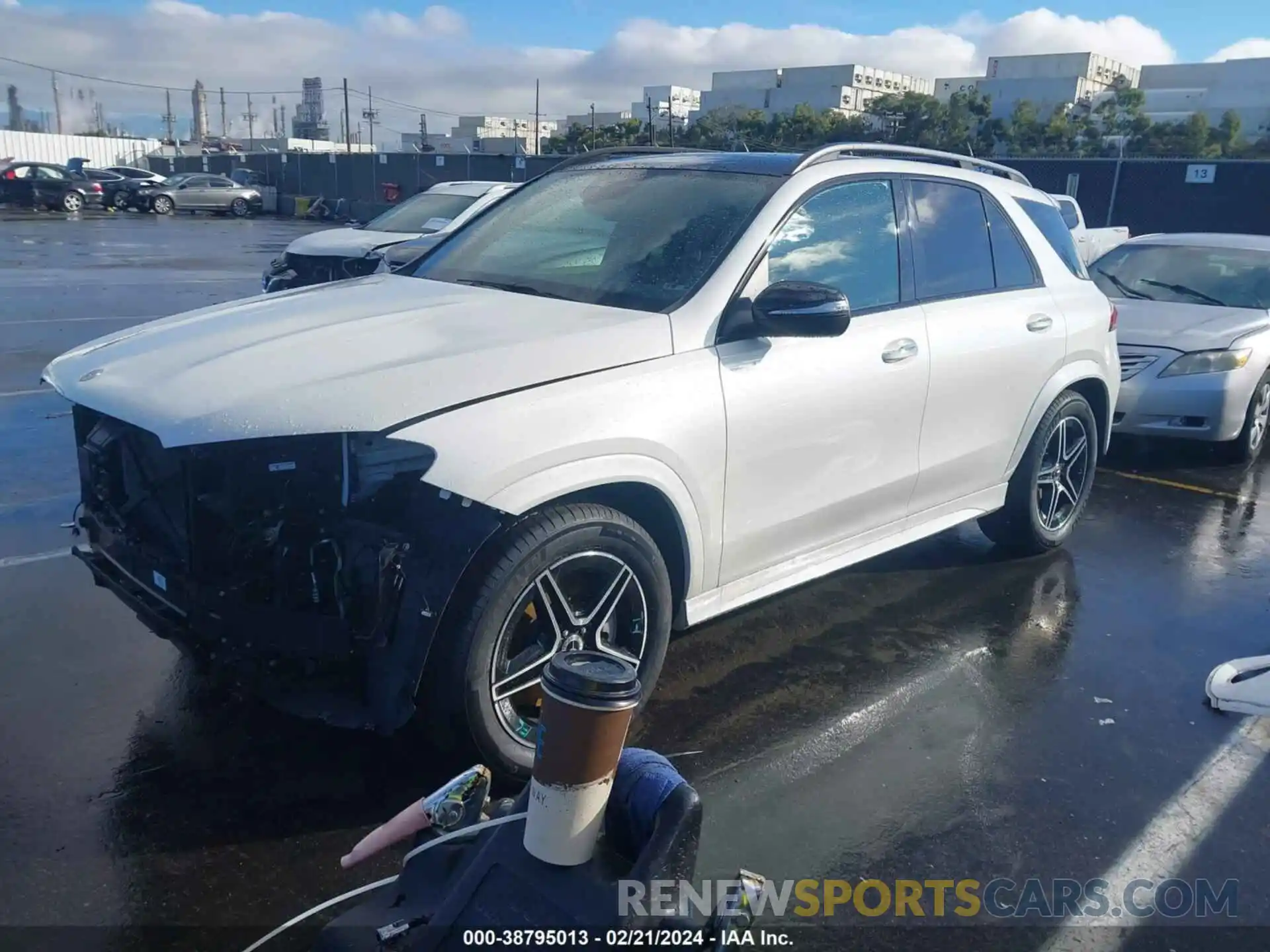 2 Photograph of a damaged car 4JGFB5KB2NA624377 MERCEDES-BENZ GLE 450 2022