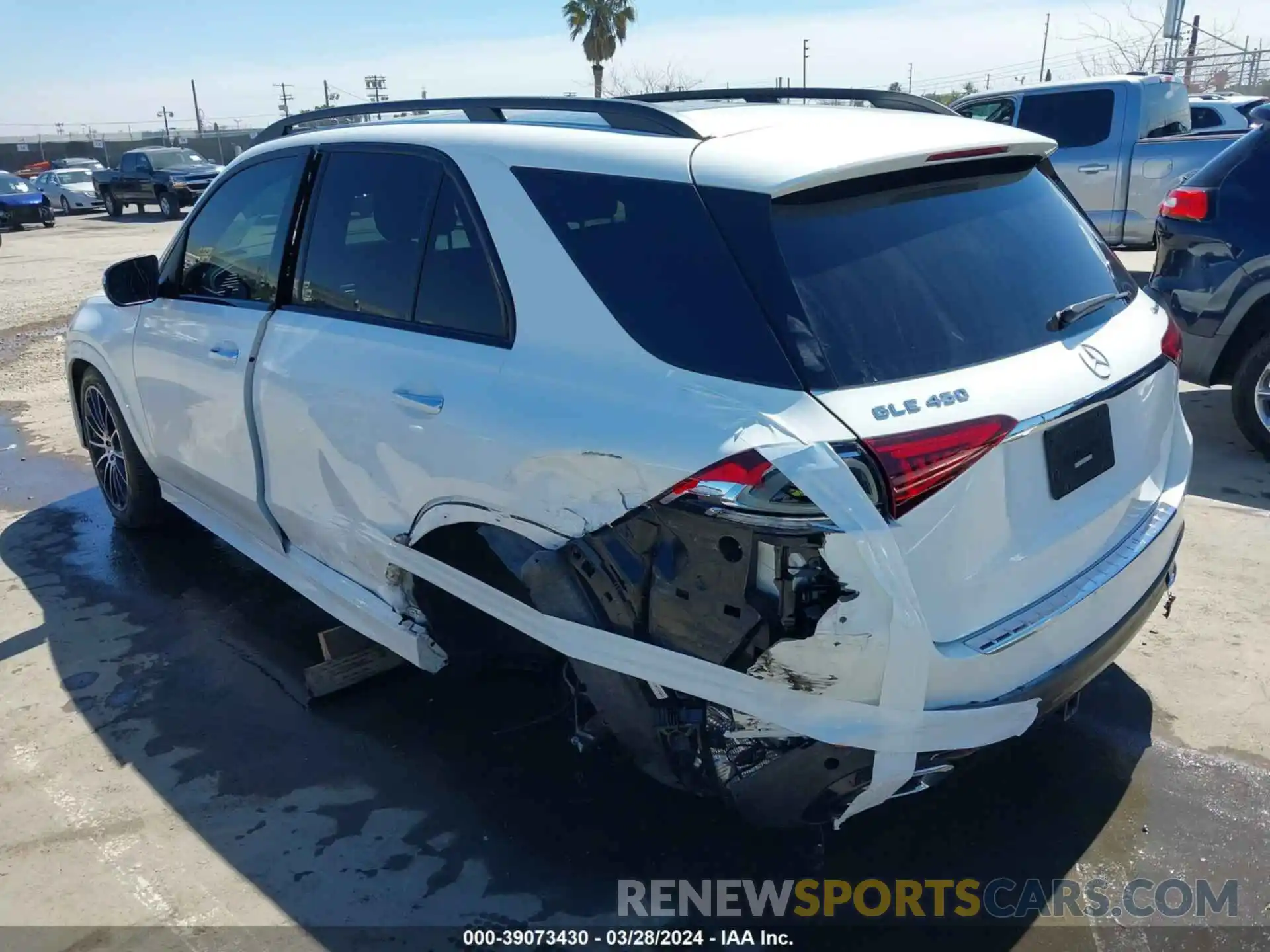 3 Photograph of a damaged car 4JGFB5KB4PA935571 MERCEDES-BENZ GLE 450 2023