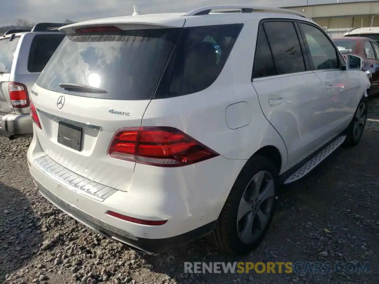 4 Photograph of a damaged car 4JGDA5GB0KB205632 MERCEDES-BENZ GLE-CLASS 2019