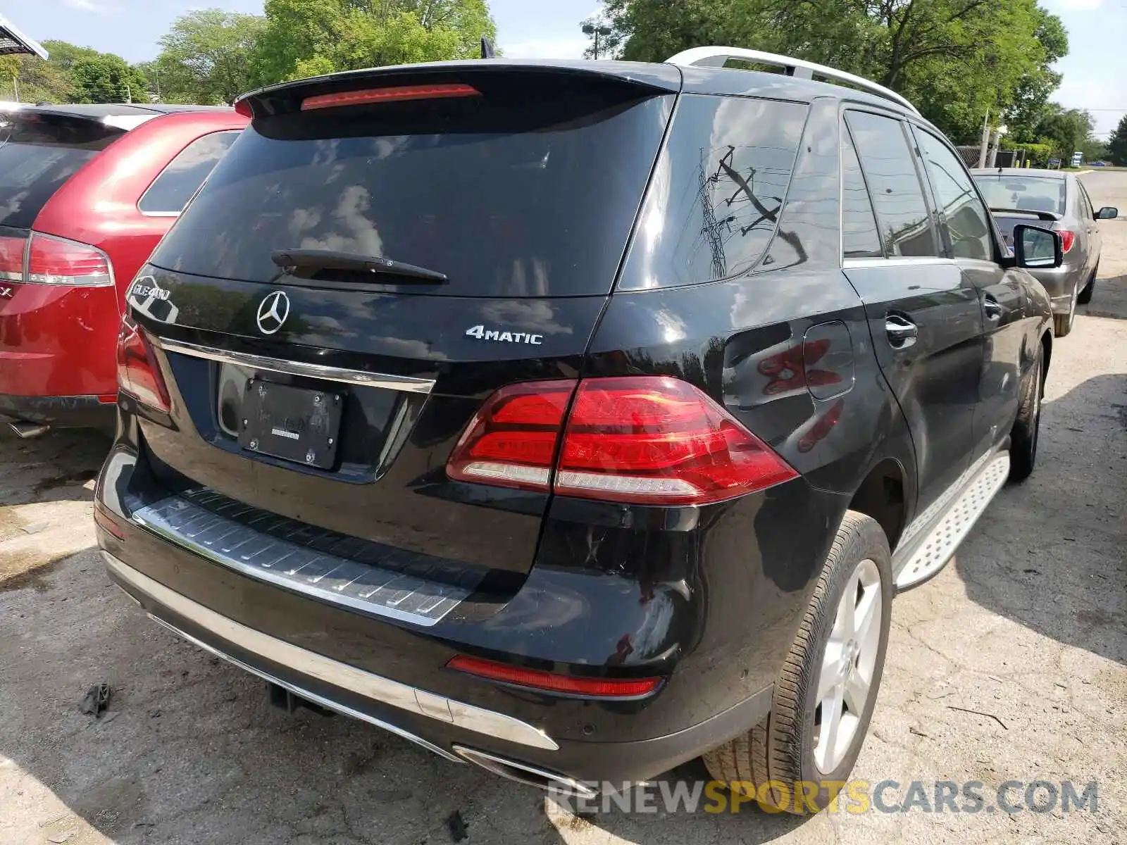 4 Photograph of a damaged car 4JGDA5GB2KB214803 MERCEDES-BENZ GLE-CLASS 2019