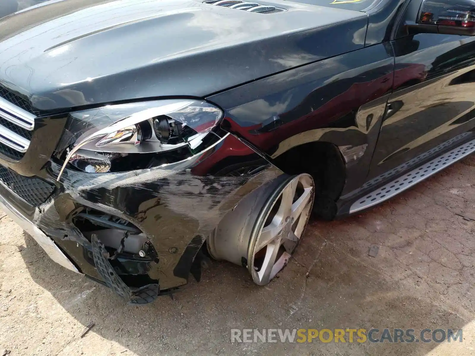 9 Photograph of a damaged car 4JGDA5GB2KB214803 MERCEDES-BENZ GLE-CLASS 2019