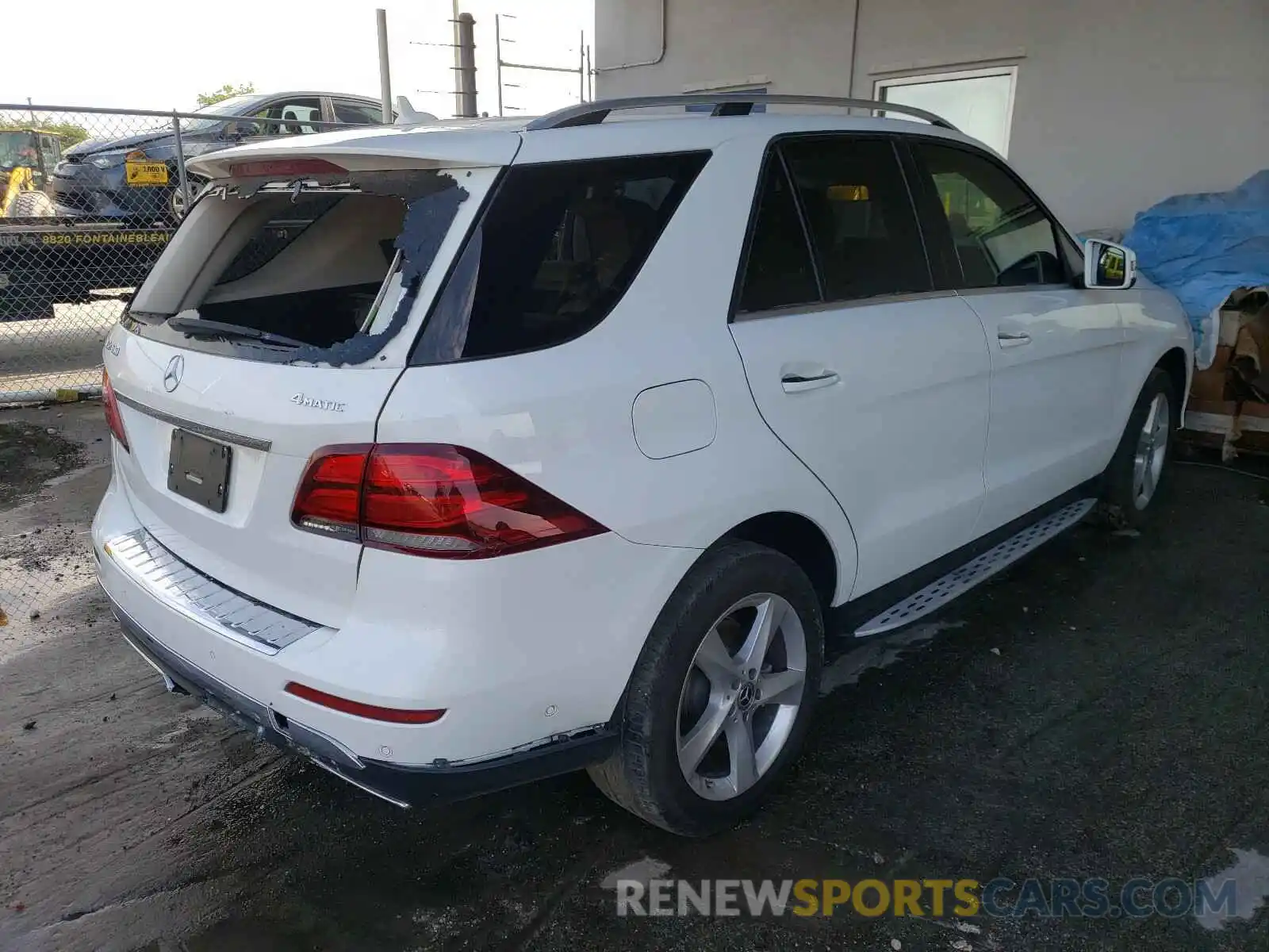 4 Photograph of a damaged car 4JGDA5GB2KB215756 MERCEDES-BENZ GLE-CLASS 2019