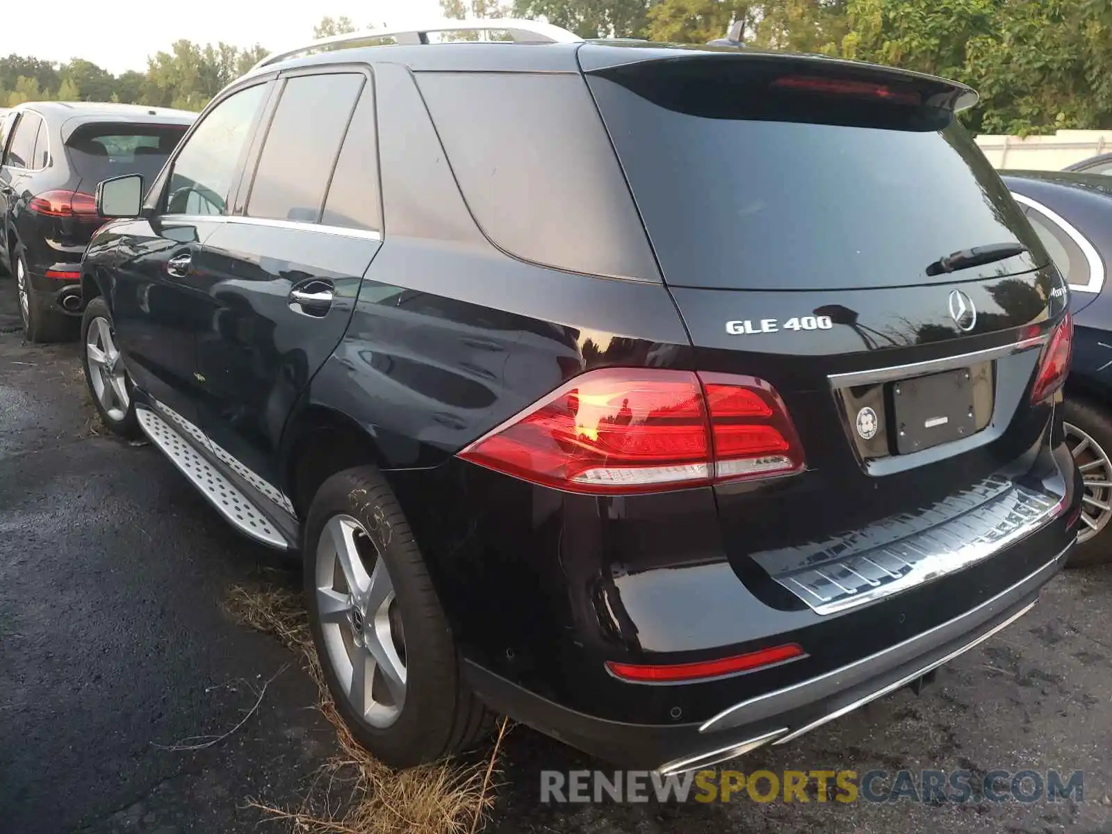 3 Photograph of a damaged car 4JGDA5GB3KB208573 MERCEDES-BENZ GLE-CLASS 2019