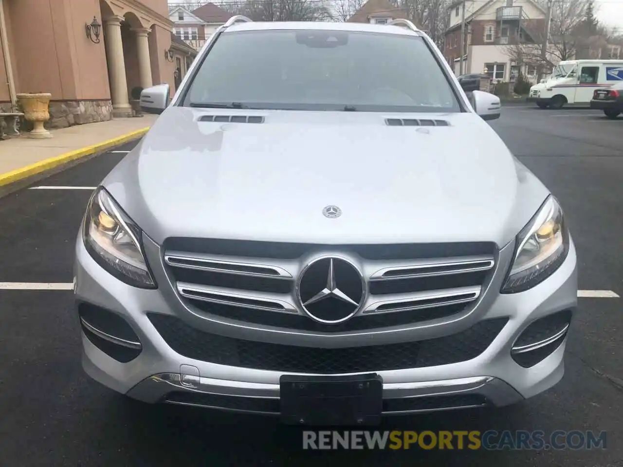 5 Photograph of a damaged car 4JGDA5GB3KB212185 MERCEDES-BENZ GLE-CLASS 2019