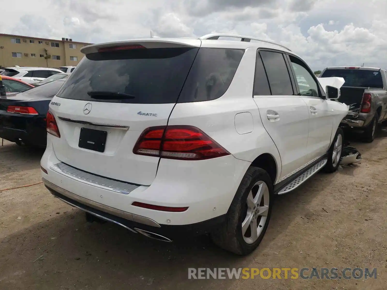 4 Photograph of a damaged car 4JGDA5GB5KB207523 MERCEDES-BENZ GLE-CLASS 2019