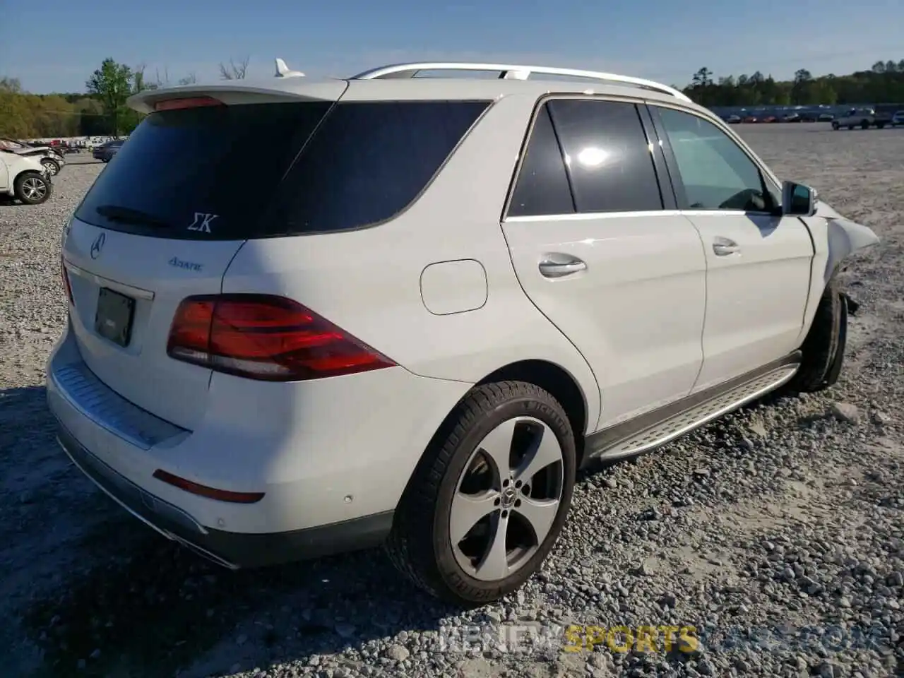 4 Photograph of a damaged car 4JGDA5GB5KB213242 MERCEDES-BENZ GLE-CLASS 2019