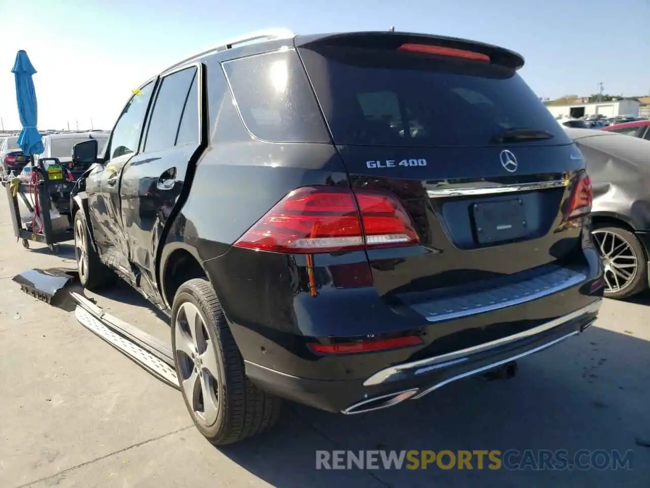 3 Photograph of a damaged car 4JGDA5GB7KB210326 MERCEDES-BENZ GLE-CLASS 2019