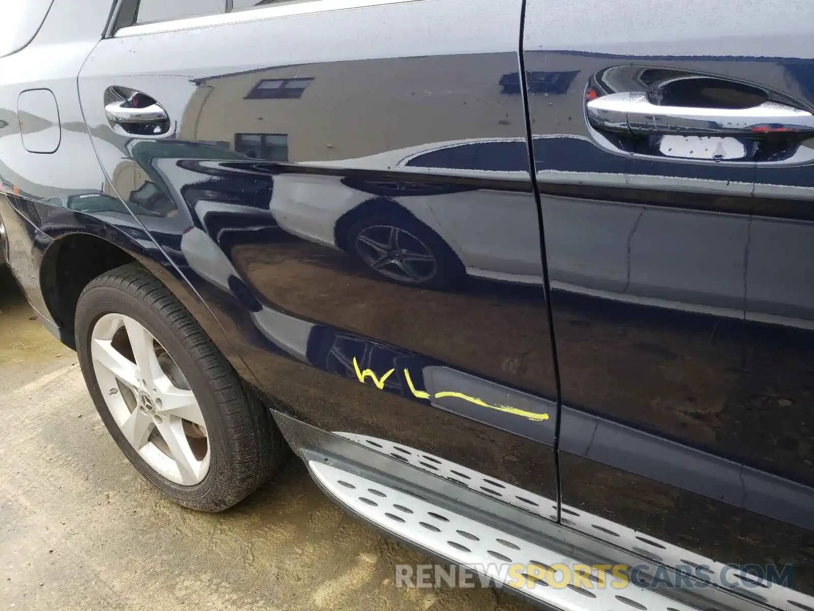 9 Photograph of a damaged car 4JGDA5GBXKB215049 MERCEDES-BENZ GLE-CLASS 2019