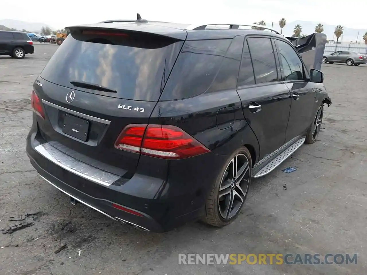 4 Photograph of a damaged car 4JGDA6EB1KB202215 MERCEDES-BENZ GLE-CLASS 2019