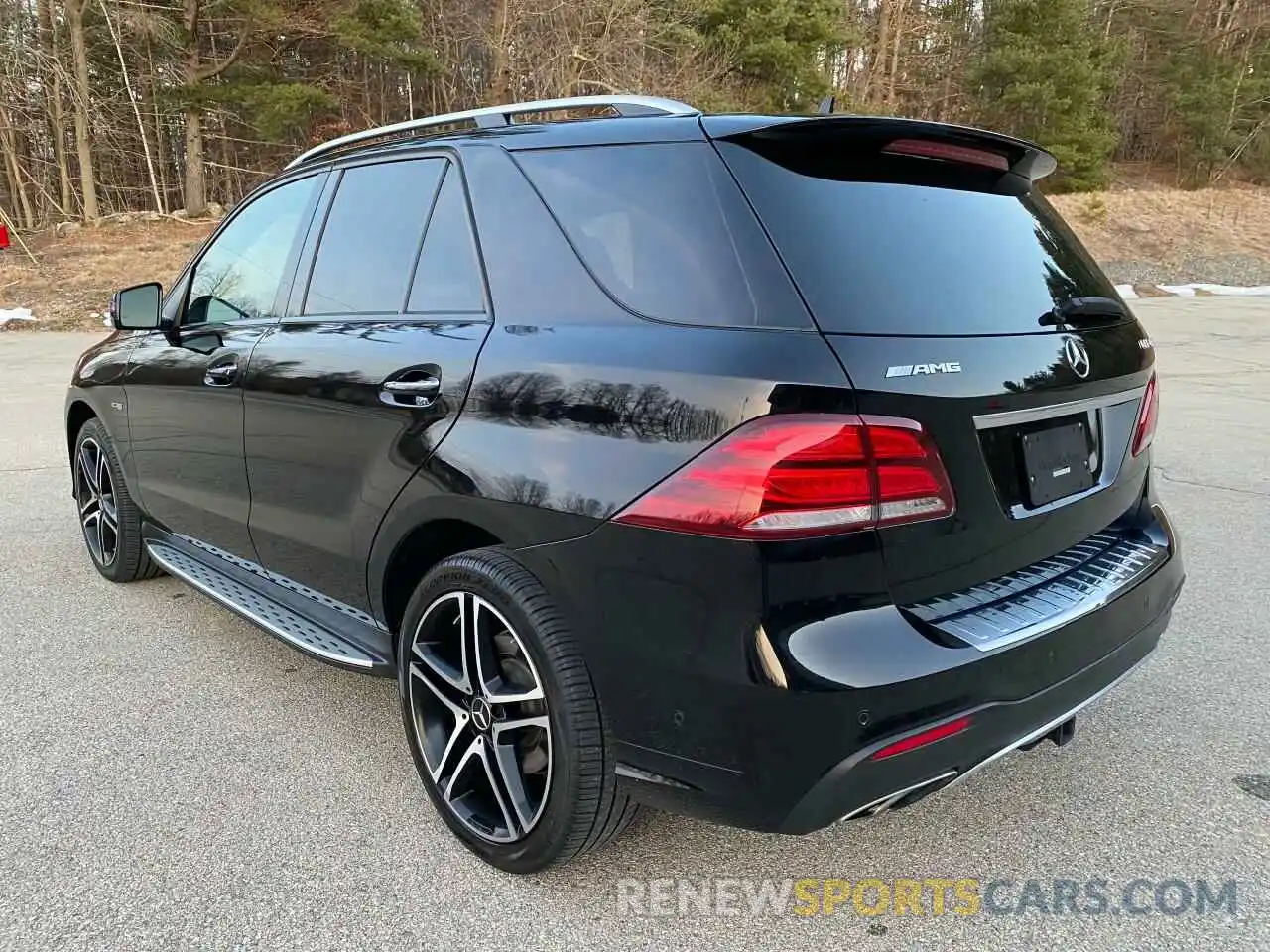 3 Photograph of a damaged car 4JGDA6EB7KB205037 MERCEDES-BENZ GLE-CLASS 2019