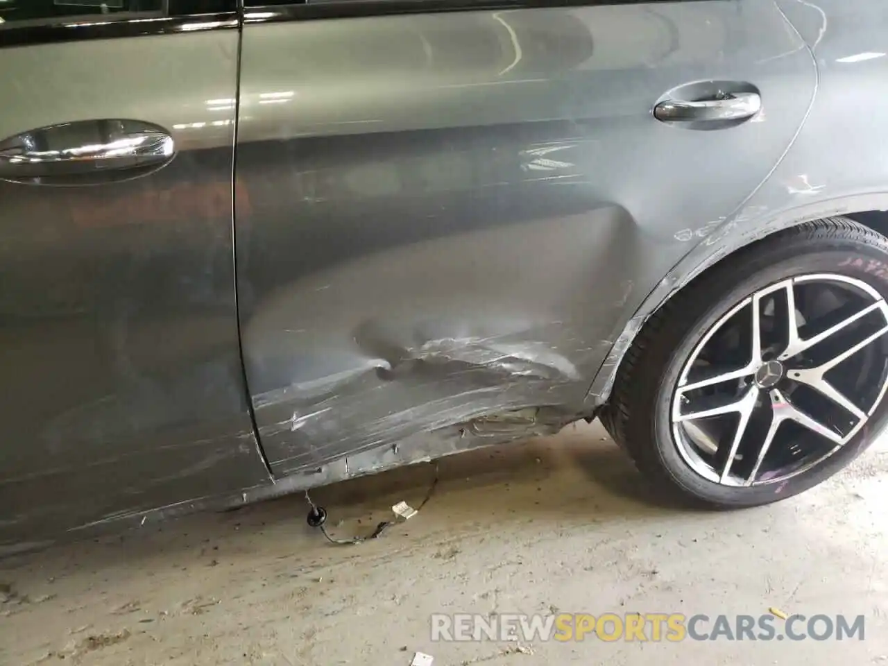 9 Photograph of a damaged car 4JGED6EB1KA150702 MERCEDES-BENZ GLE-CLASS 2019