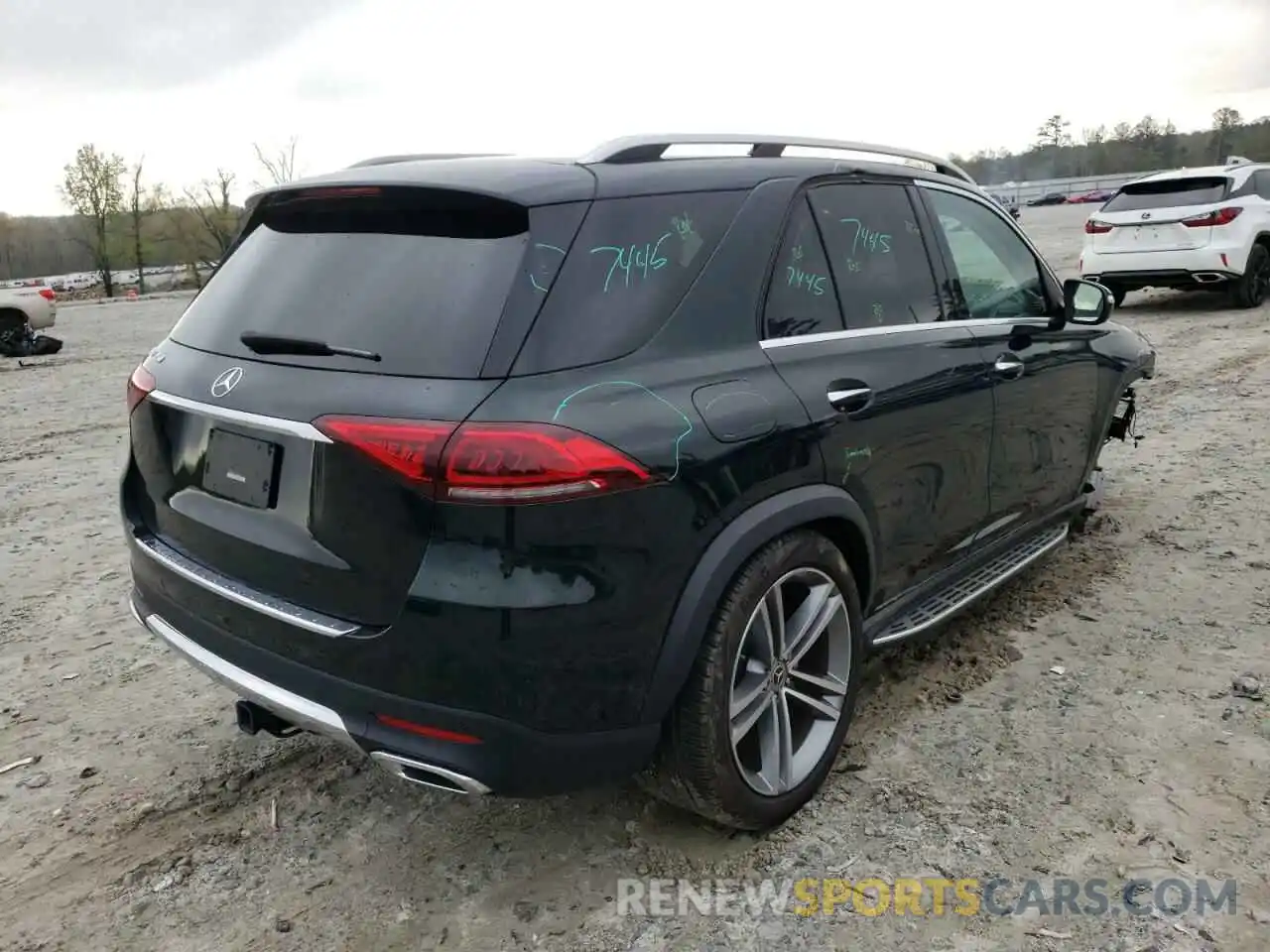 4 Photograph of a damaged car 4JGFB4JB0LA111654 MERCEDES-BENZ GLE-CLASS 2020