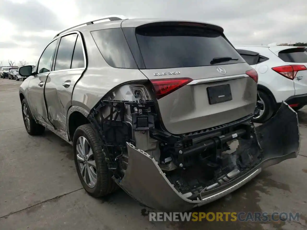 3 Photograph of a damaged car 4JGFB4JB1LA208829 MERCEDES-BENZ GLE-CLASS 2020