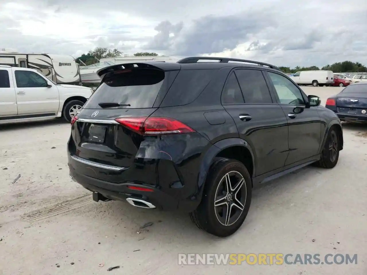 4 Photograph of a damaged car 4JGFB4JB1LA244875 MERCEDES-BENZ GLE-CLASS 2020