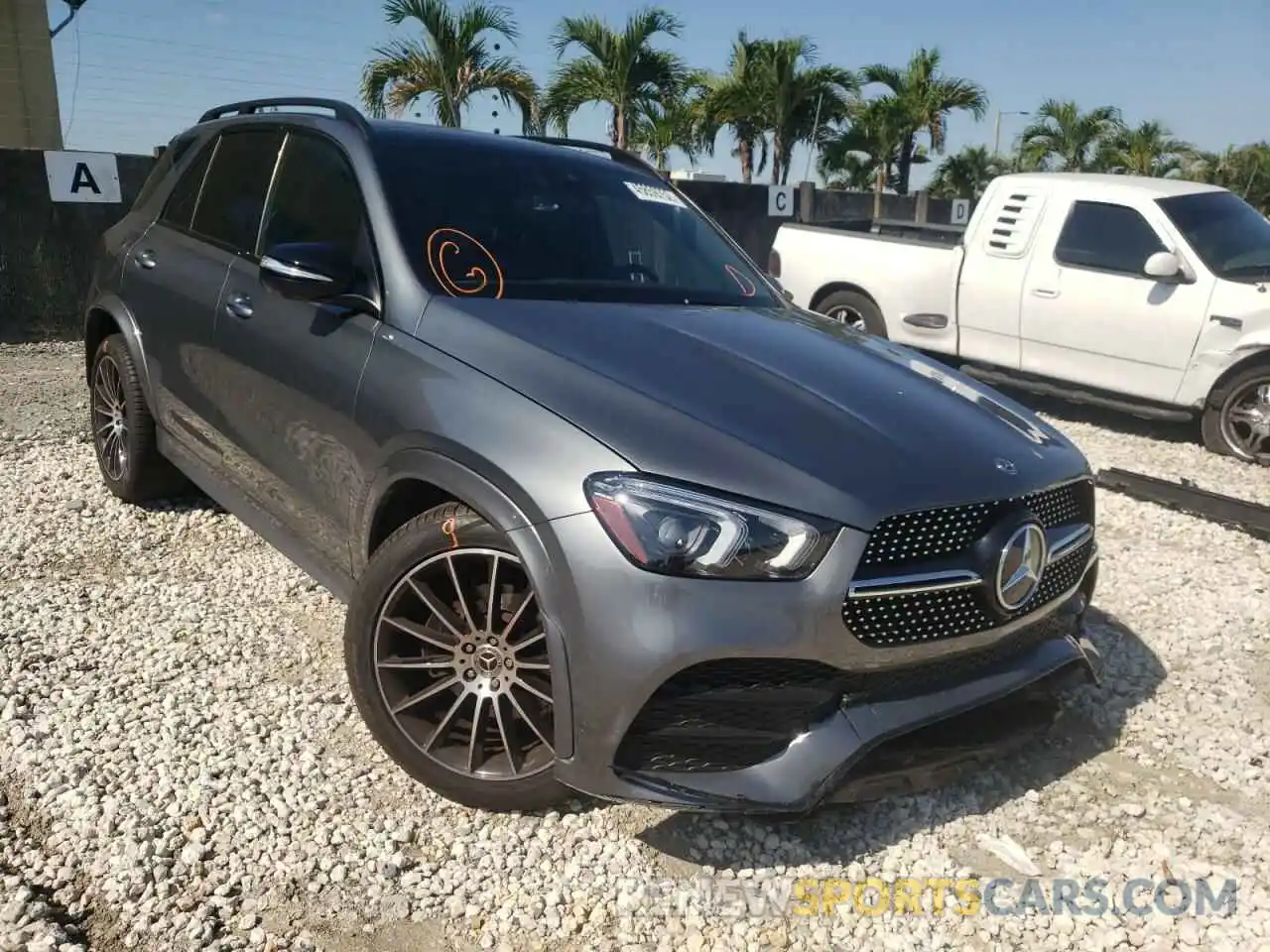 1 Photograph of a damaged car 4JGFB4JB4LA105629 MERCEDES-BENZ GLE-CLASS 2020