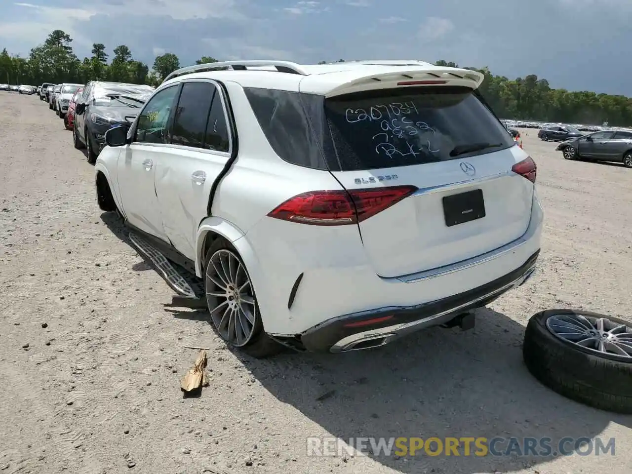 3 Photograph of a damaged car 4JGFB4JB5LA290063 MERCEDES-BENZ GLE-CLASS 2020