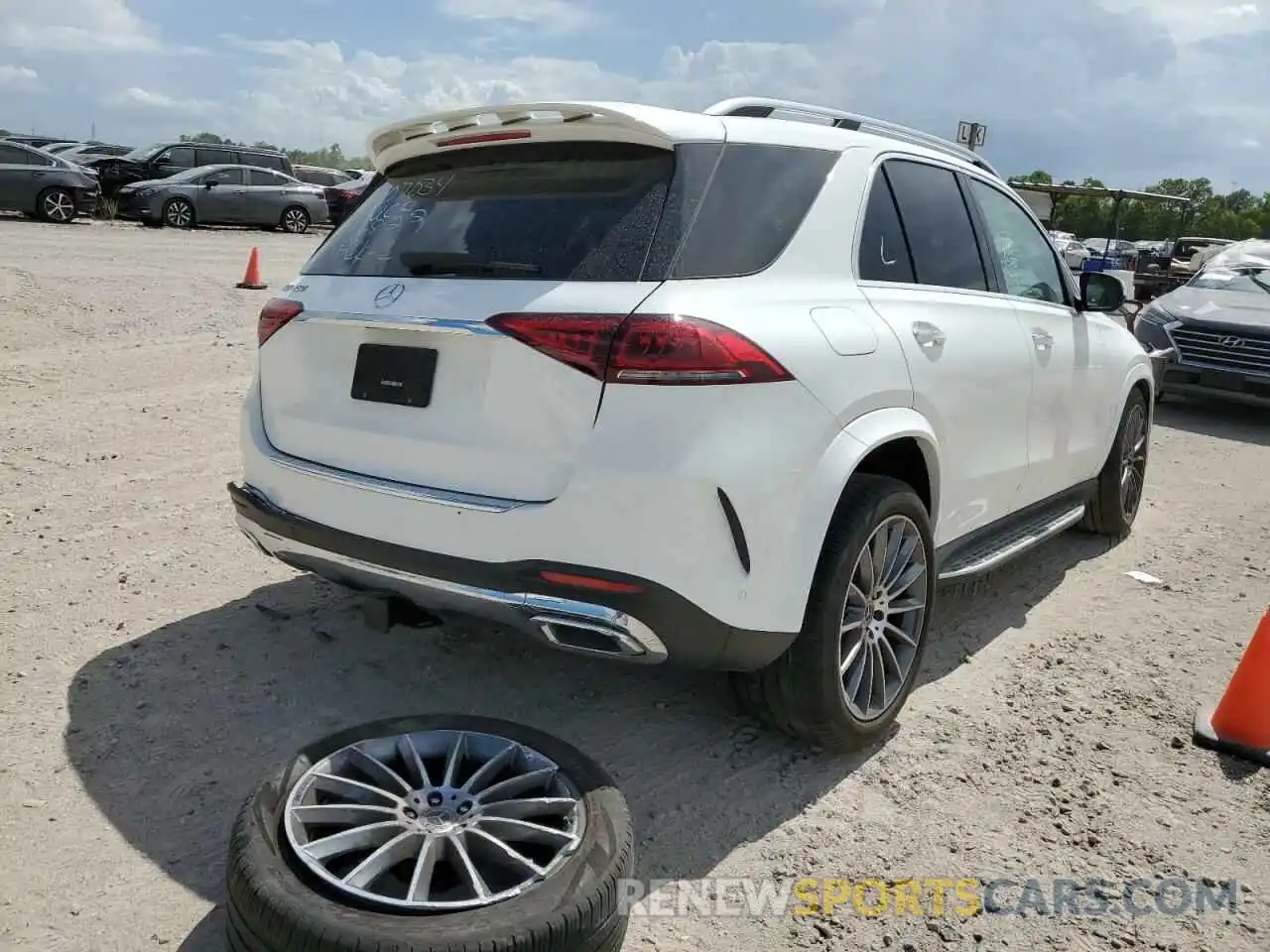 4 Photograph of a damaged car 4JGFB4JB5LA290063 MERCEDES-BENZ GLE-CLASS 2020