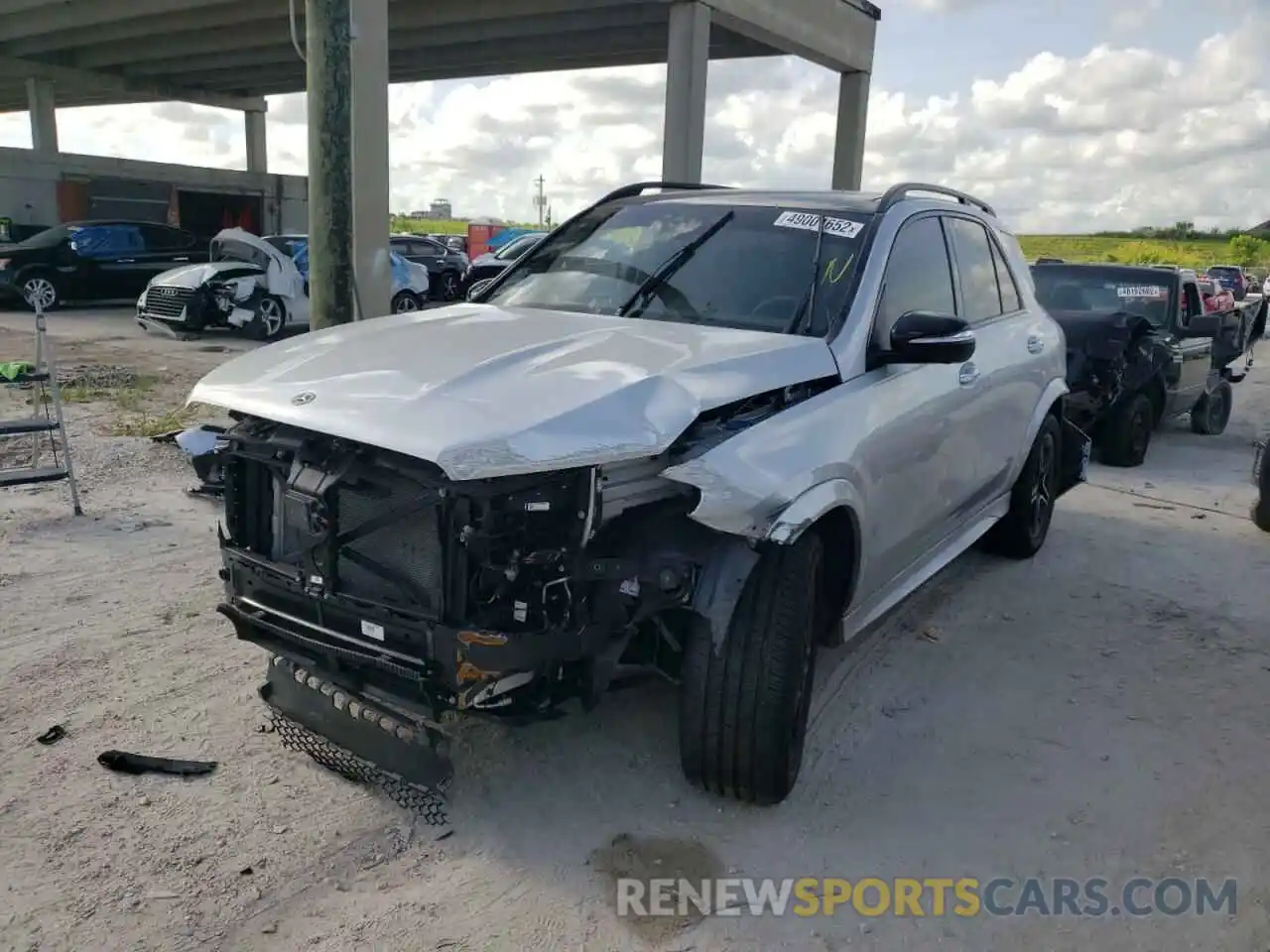 2 Photograph of a damaged car 4JGFB4JB6LA137756 MERCEDES-BENZ GLE-CLASS 2020