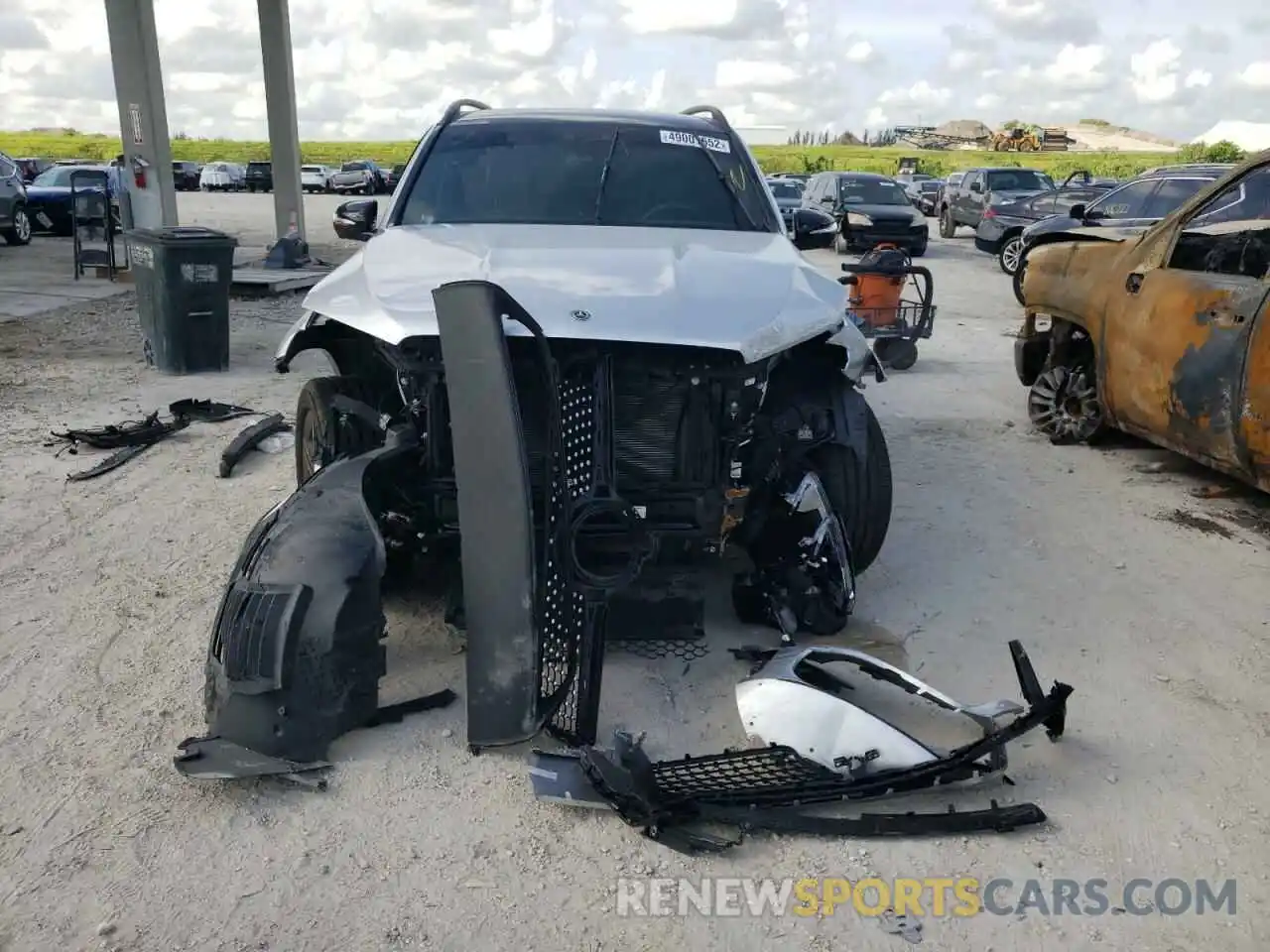 9 Photograph of a damaged car 4JGFB4JB6LA137756 MERCEDES-BENZ GLE-CLASS 2020