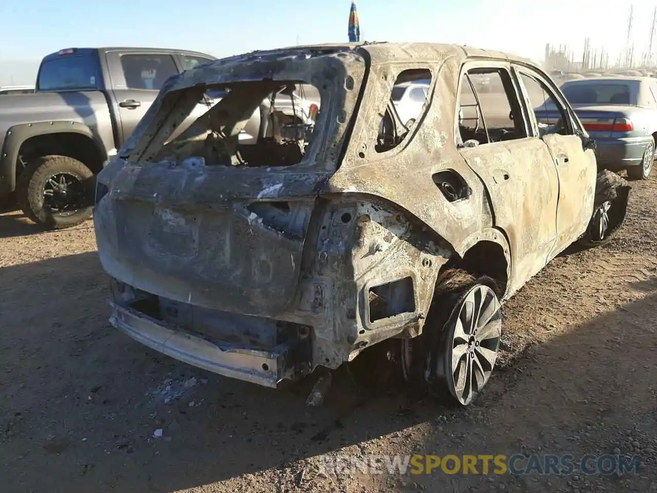 4 Photograph of a damaged car 4JGFB4JB6LA163094 MERCEDES-BENZ GLE-CLASS 2020