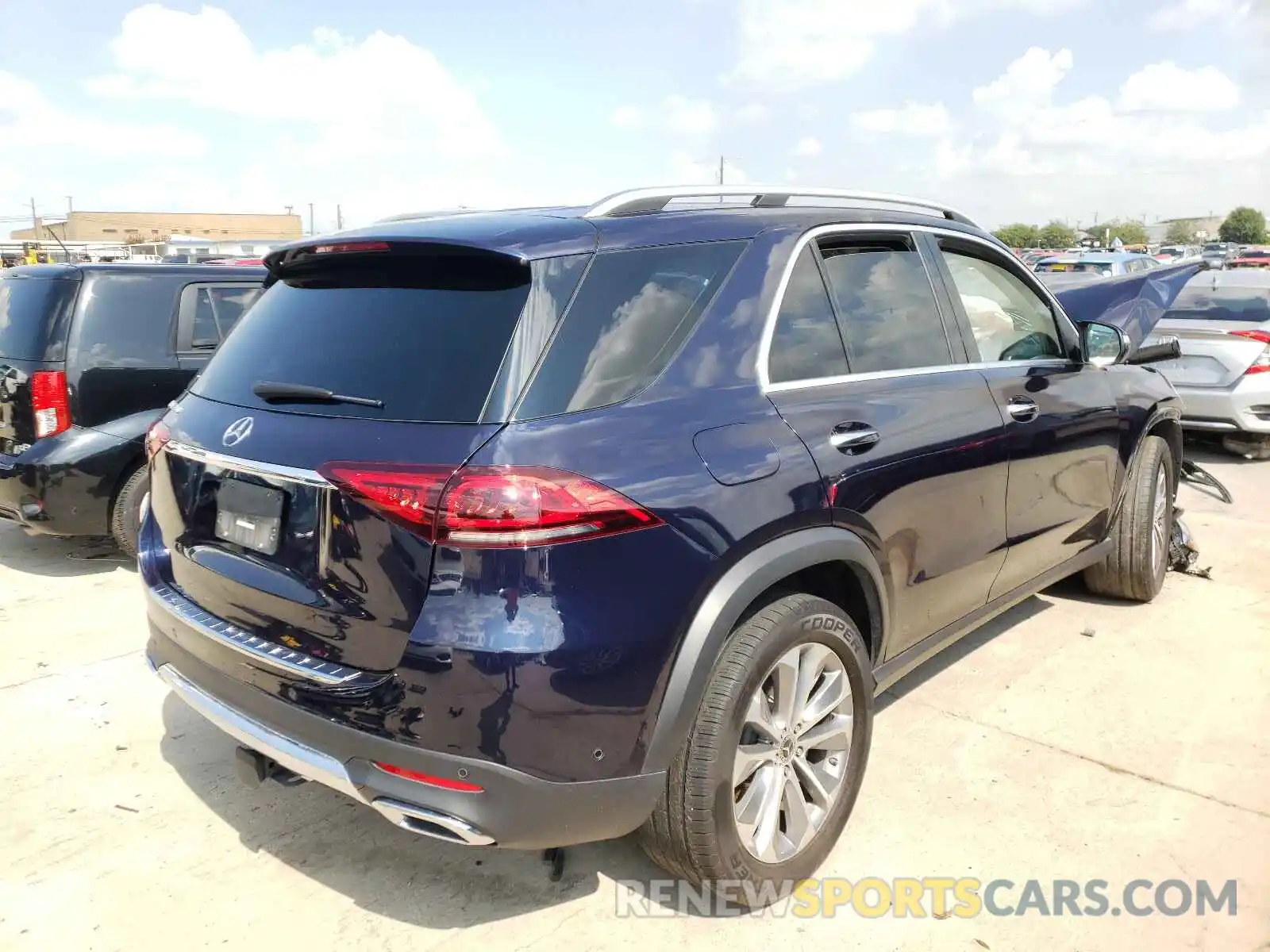 4 Photograph of a damaged car 4JGFB4JBXLA133483 MERCEDES-BENZ GLE-CLASS 2020