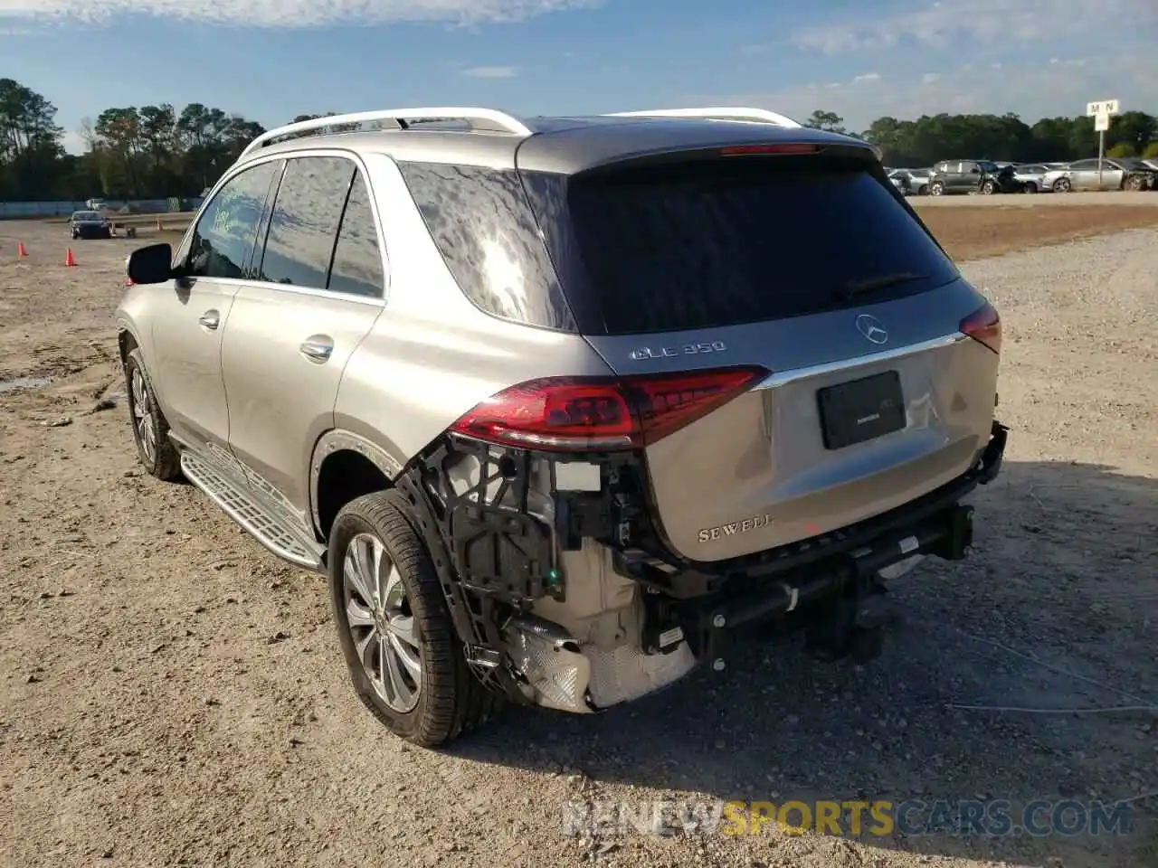 3 Photograph of a damaged car 4JGFB4JBXLA135993 MERCEDES-BENZ GLE-CLASS 2020