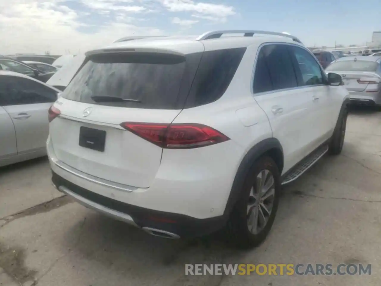 4 Photograph of a damaged car 4JGFB4JE0LA157060 MERCEDES-BENZ GLE-CLASS 2020