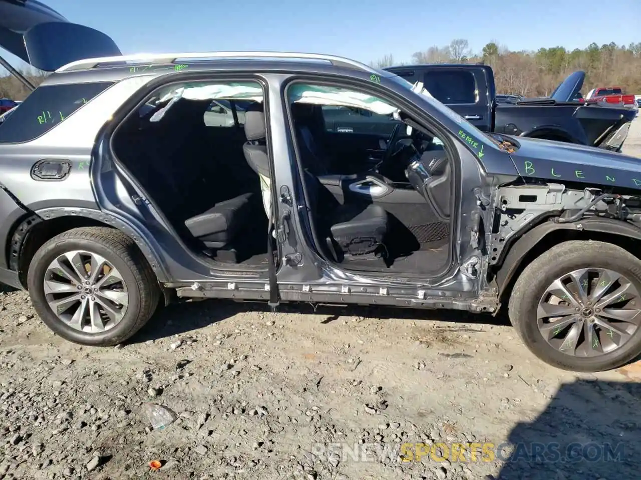 9 Photograph of a damaged car 4JGFB4JE3LA203089 MERCEDES-BENZ GLE-CLASS 2020