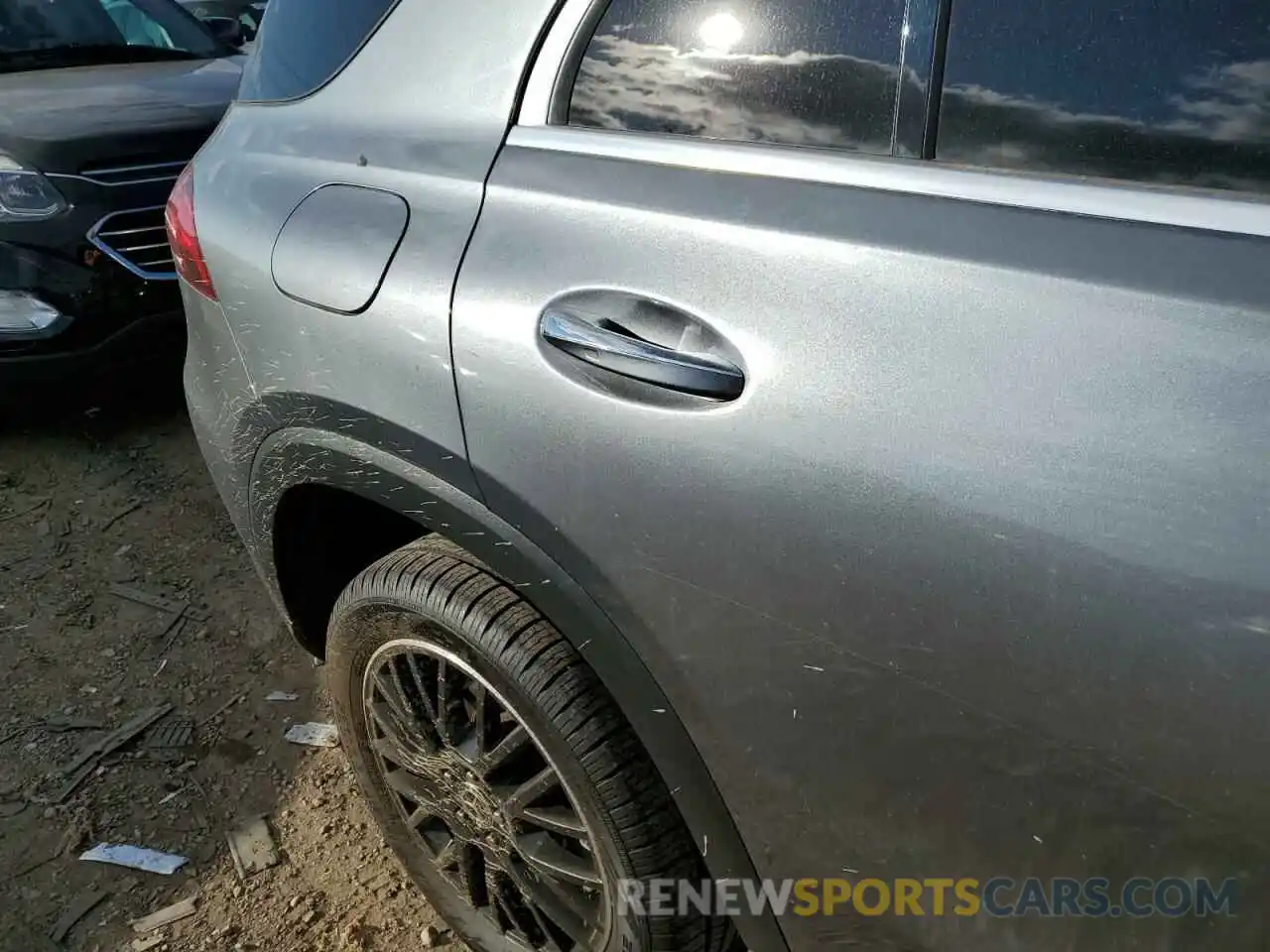 10 Photograph of a damaged car 4JGFB4KB0LA013576 MERCEDES-BENZ GLE-CLASS 2020