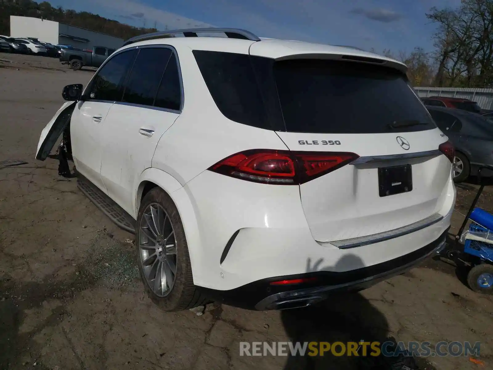 3 Photograph of a damaged car 4JGFB4KB1LA142944 MERCEDES-BENZ GLE-CLASS 2020