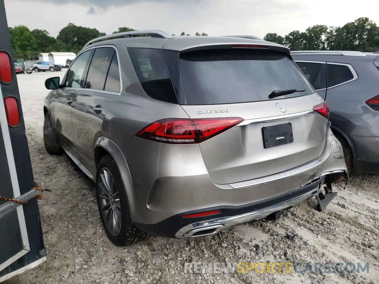 3 Photograph of a damaged car 4JGFB4KB1LA153779 MERCEDES-BENZ GLE-CLASS 2020