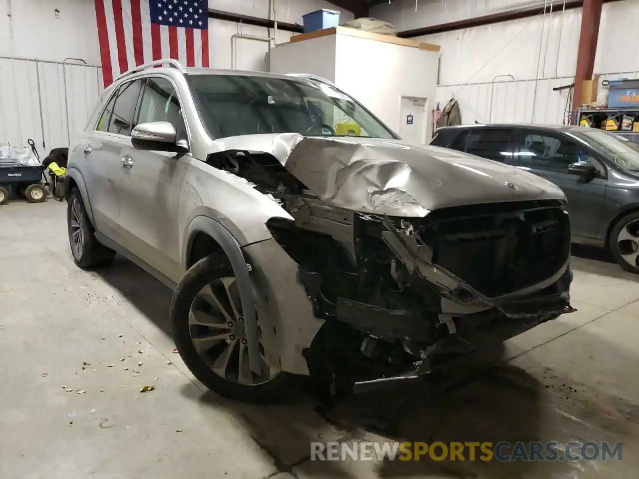 1 Photograph of a damaged car 4JGFB4KB2LA009044 MERCEDES-BENZ GLE-CLASS 2020