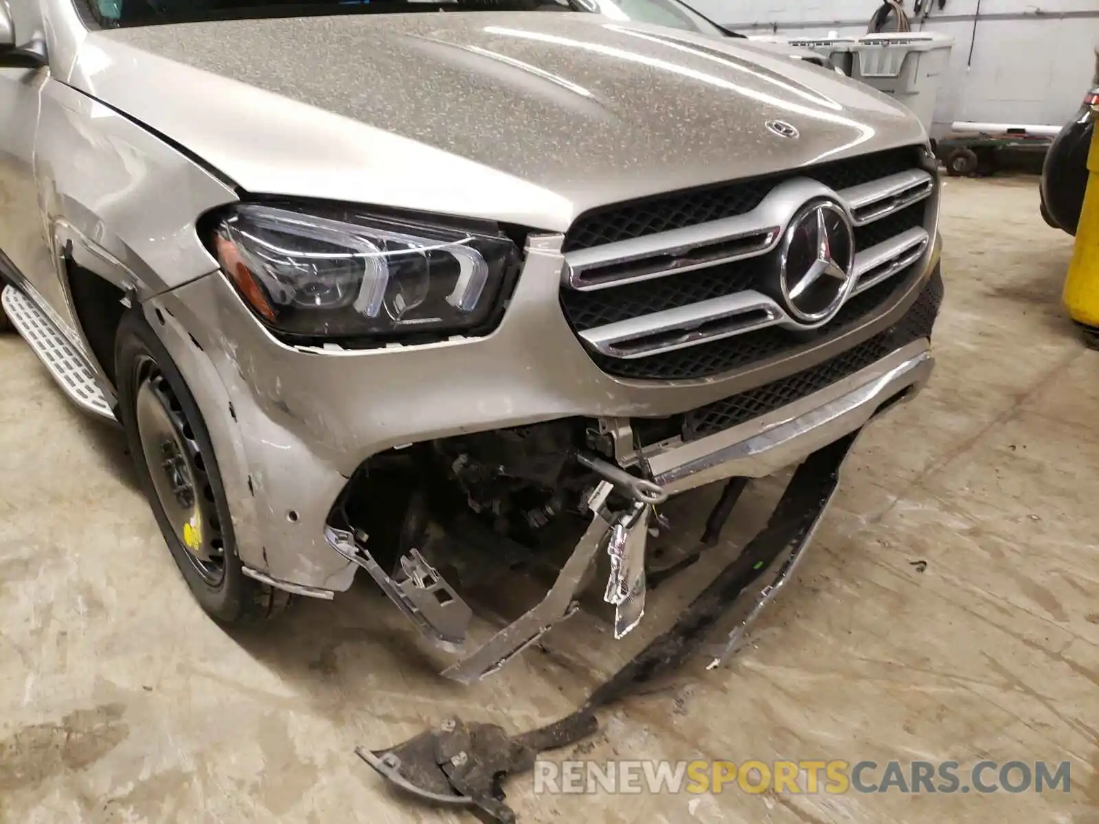 9 Photograph of a damaged car 4JGFB4KB2LA047552 MERCEDES-BENZ GLE-CLASS 2020